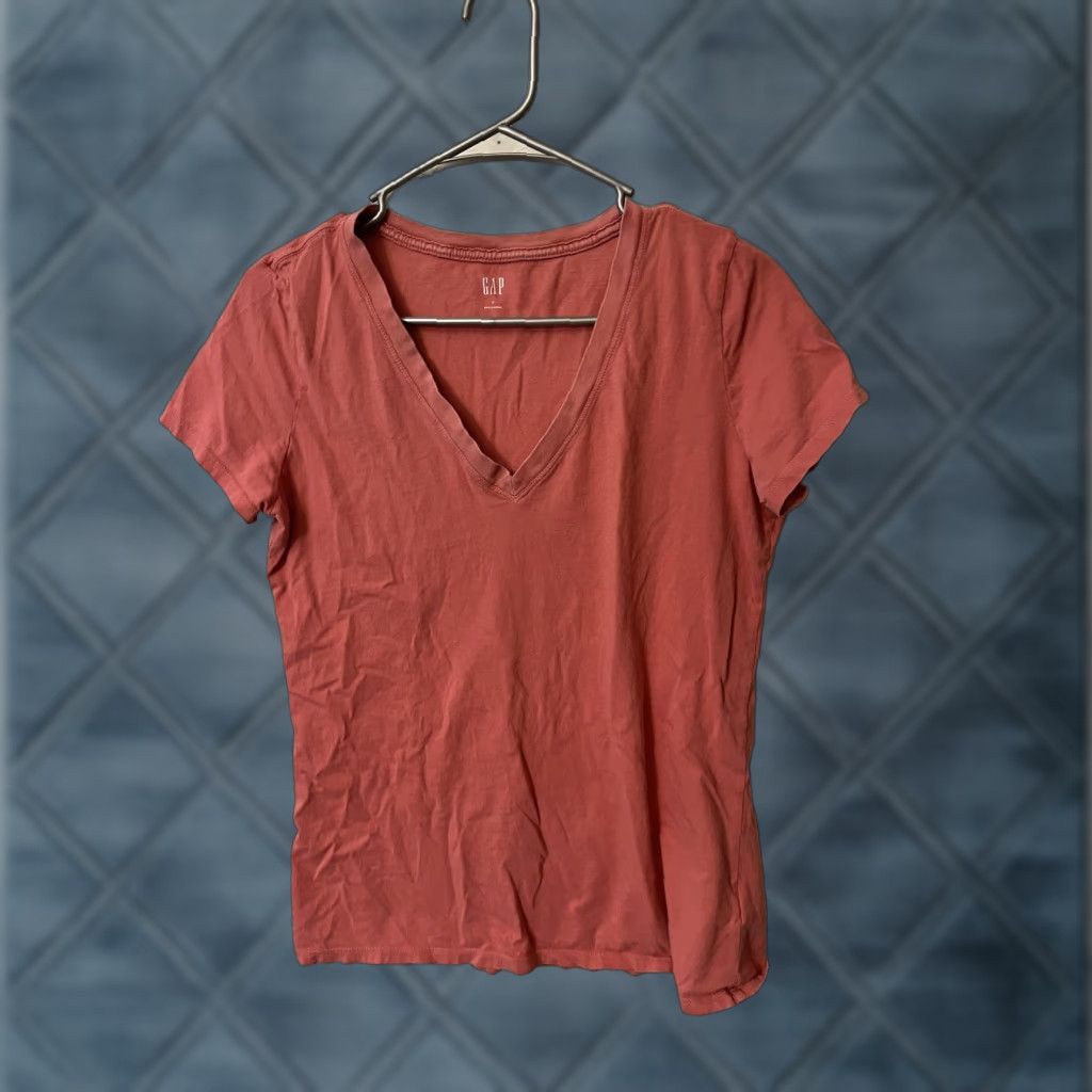 Gap Gap T Shirt Women Small Pink Solid V Neck Cotton Solid Size S / US 4 / IT 40 - 1 Thumbnail