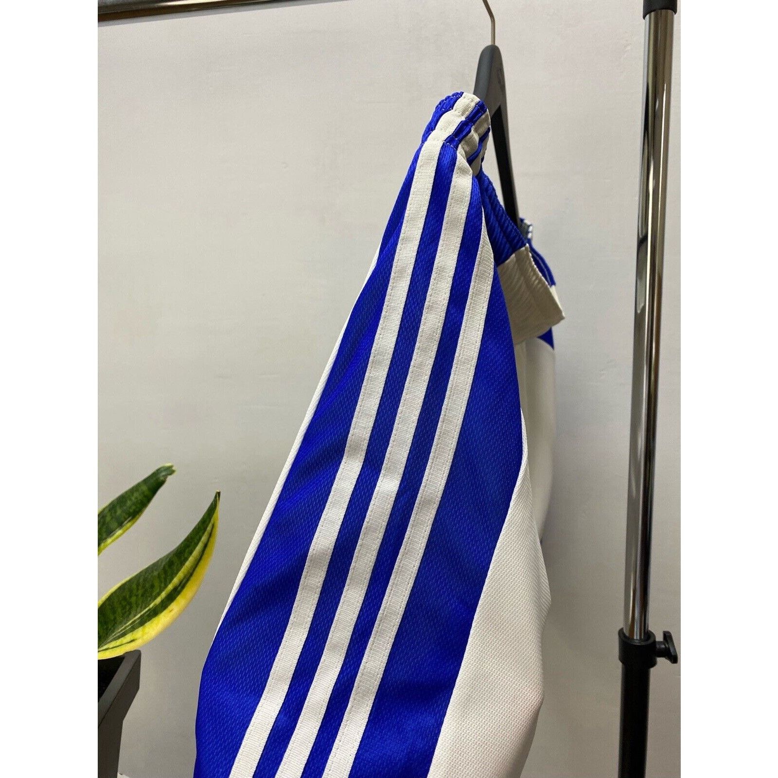 Adidas Grasshopper Club Zurich 2000s #2 Football Soccer Shorts Size US 34 / EU 50 - 13 Thumbnail