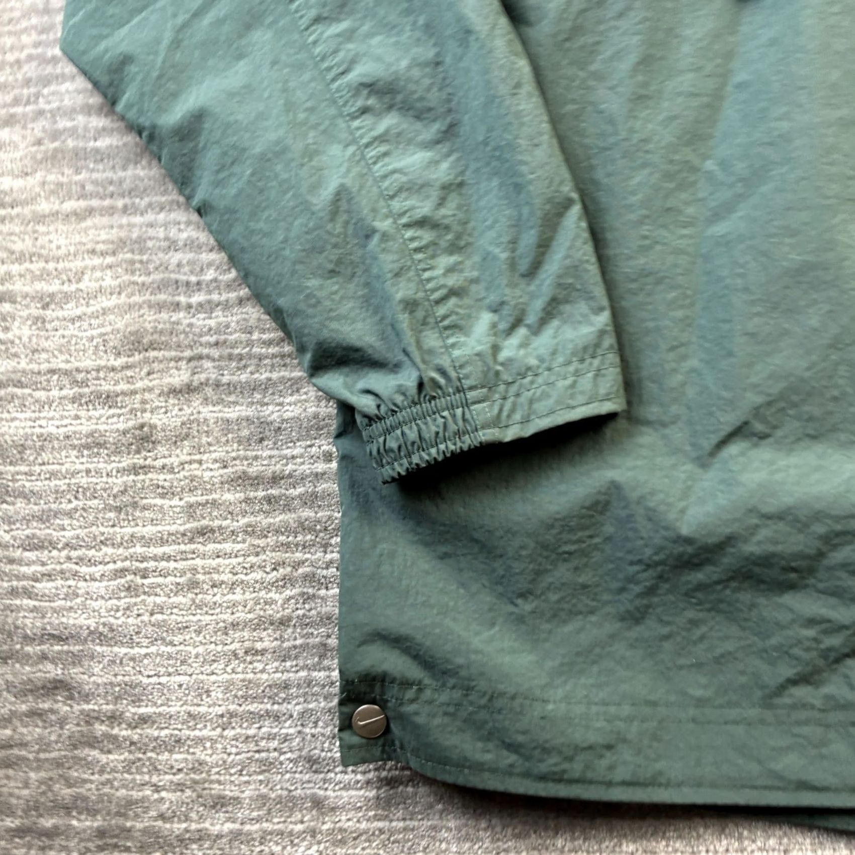 Nike VINTAGE Nike Jacket Mens Large Green Windbreaker Hoodie Track Kangaroo Pocket Size US L / EU 52-54 / 3 - 4 Thumbnail