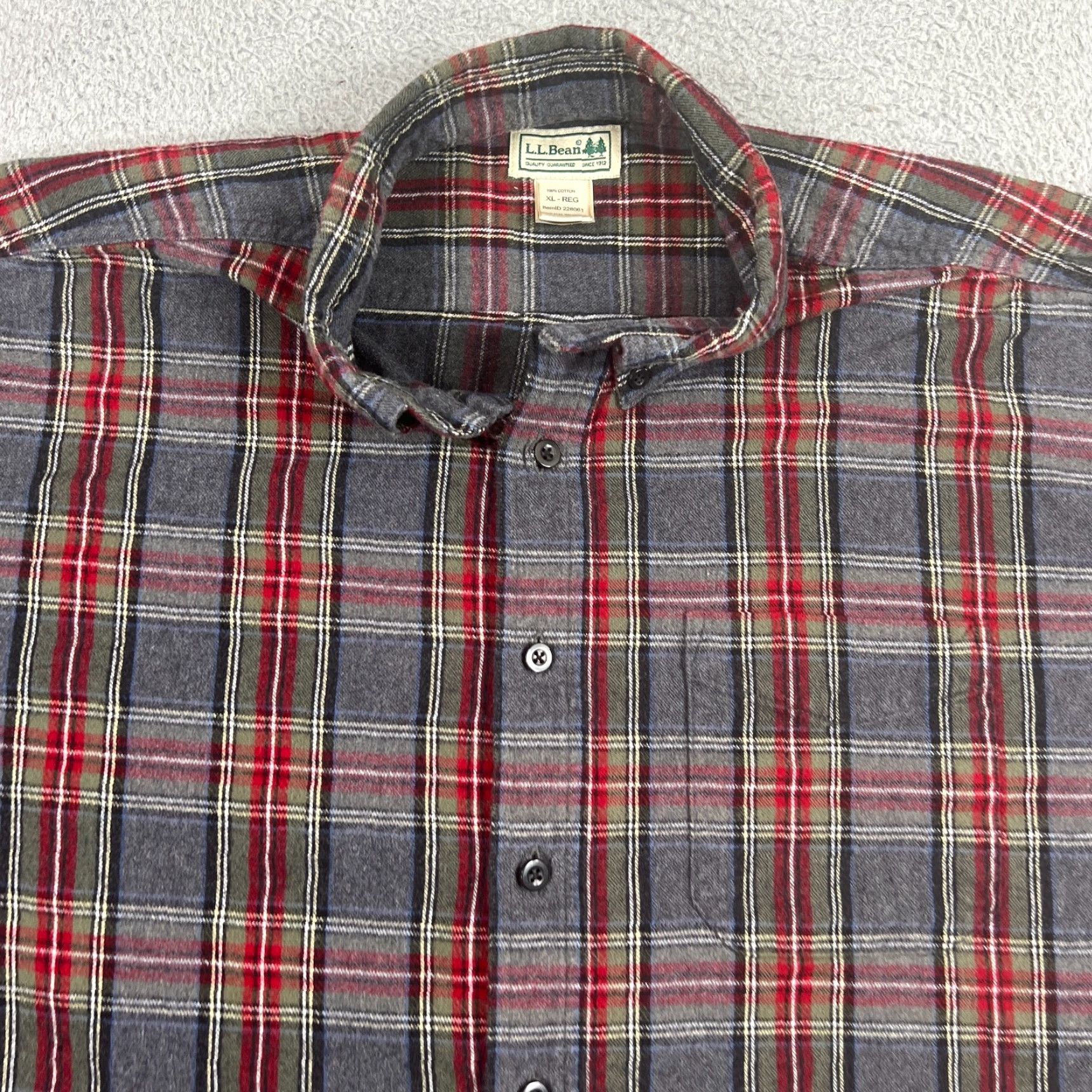 Vintage LL Bean Shirt Mens XL Gray Plaid Flannel Button-Down 228061 90s Outdoor Classic Mens Size US XL / EU 56 / 4 - 2 Thumbnail