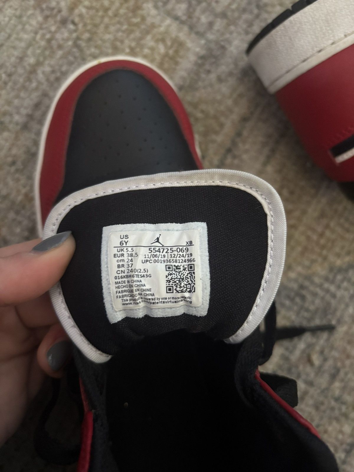 Nike Jordan 1 Mid “Red & Black” — Lightly Worn — Size 6Y Size US 6 / EU 39 - 5 Thumbnail