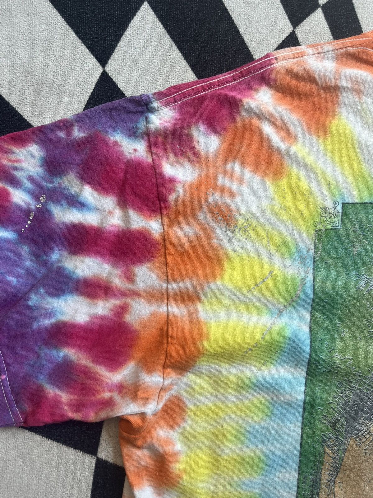 Arts & Science Vintage Alice In Wonderland 1997’s tie dye Very worn Tshirt Size US XL / EU 56 / 4 - 12 Thumbnail