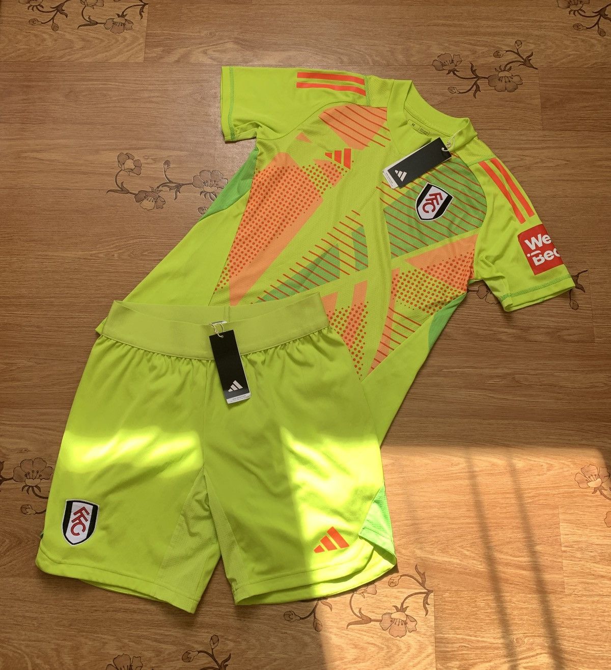 Adidas Adidas Fulham FC Women’s TIRO GOALKEEPER JERSEY + Shorts NWT Size M / US 6-8 / IT 42-44 - 1 Thumbnail