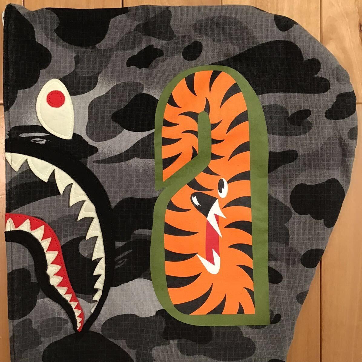 Bape 💫Glow in the dark💫 BAPE Grid camo shark full zip hoodie APE Size US M / EU 48-50 / 2 - 6 Thumbnail