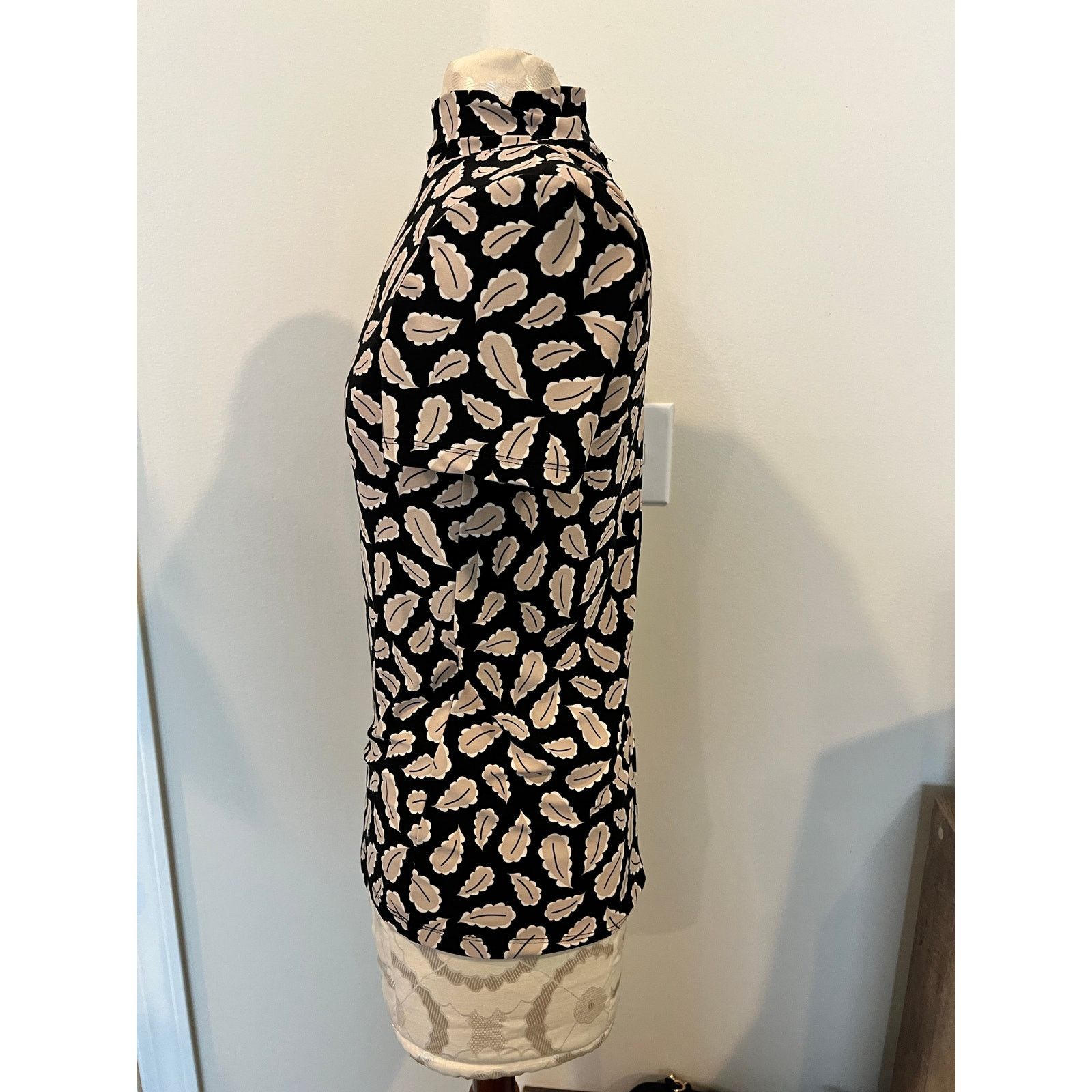 Anne Klein Anne Klein Mock Neck Short Sleeve Leaf Print Blouse XS Size XS / US 0-2 / IT 36-38 - 3 Thumbnail