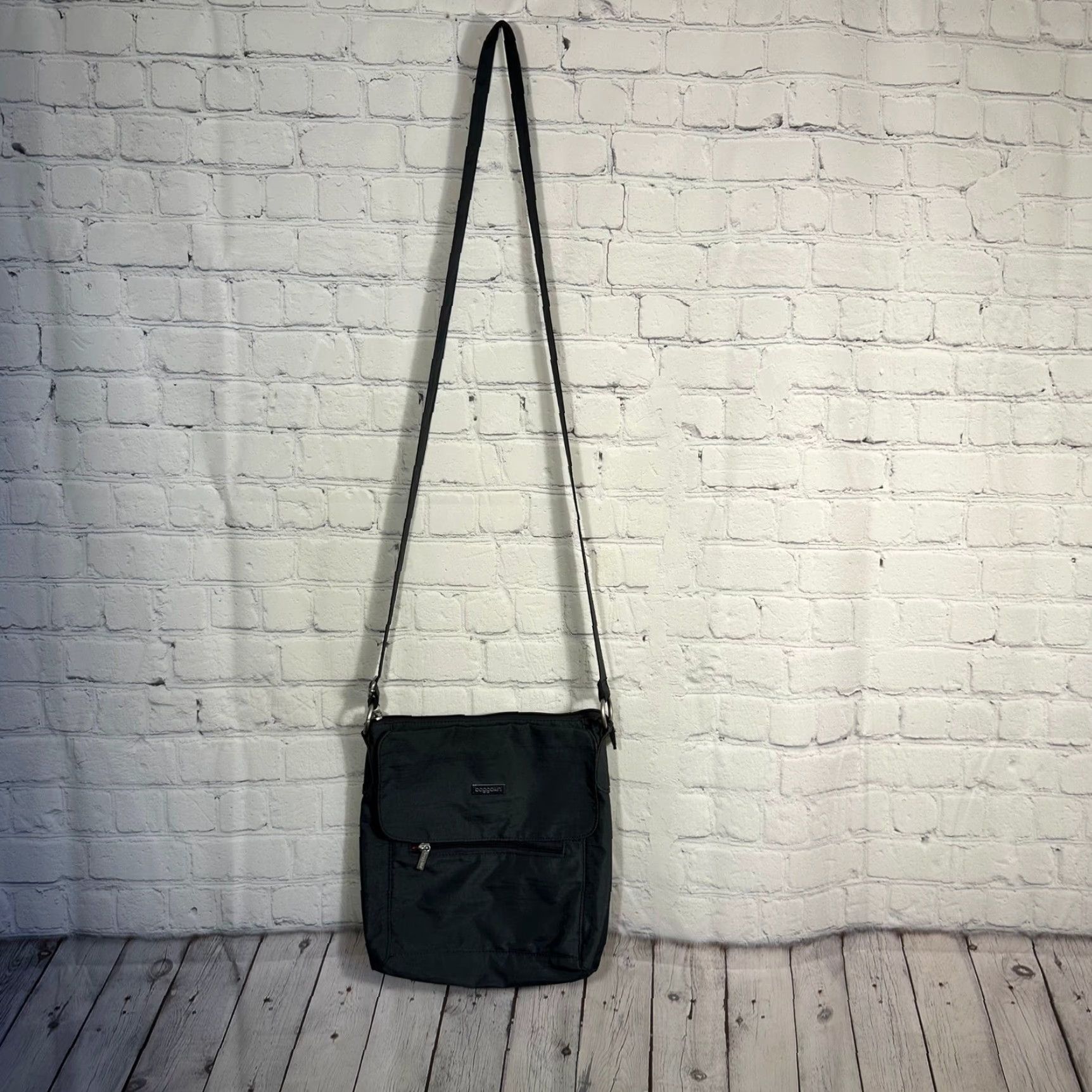 Vintage Baggallini Crossbody Bag Charcoal Gray Nylon Pink Lining Travel Adjustable Strap Medium Women Size ONE SIZE - 2 Thumbnail