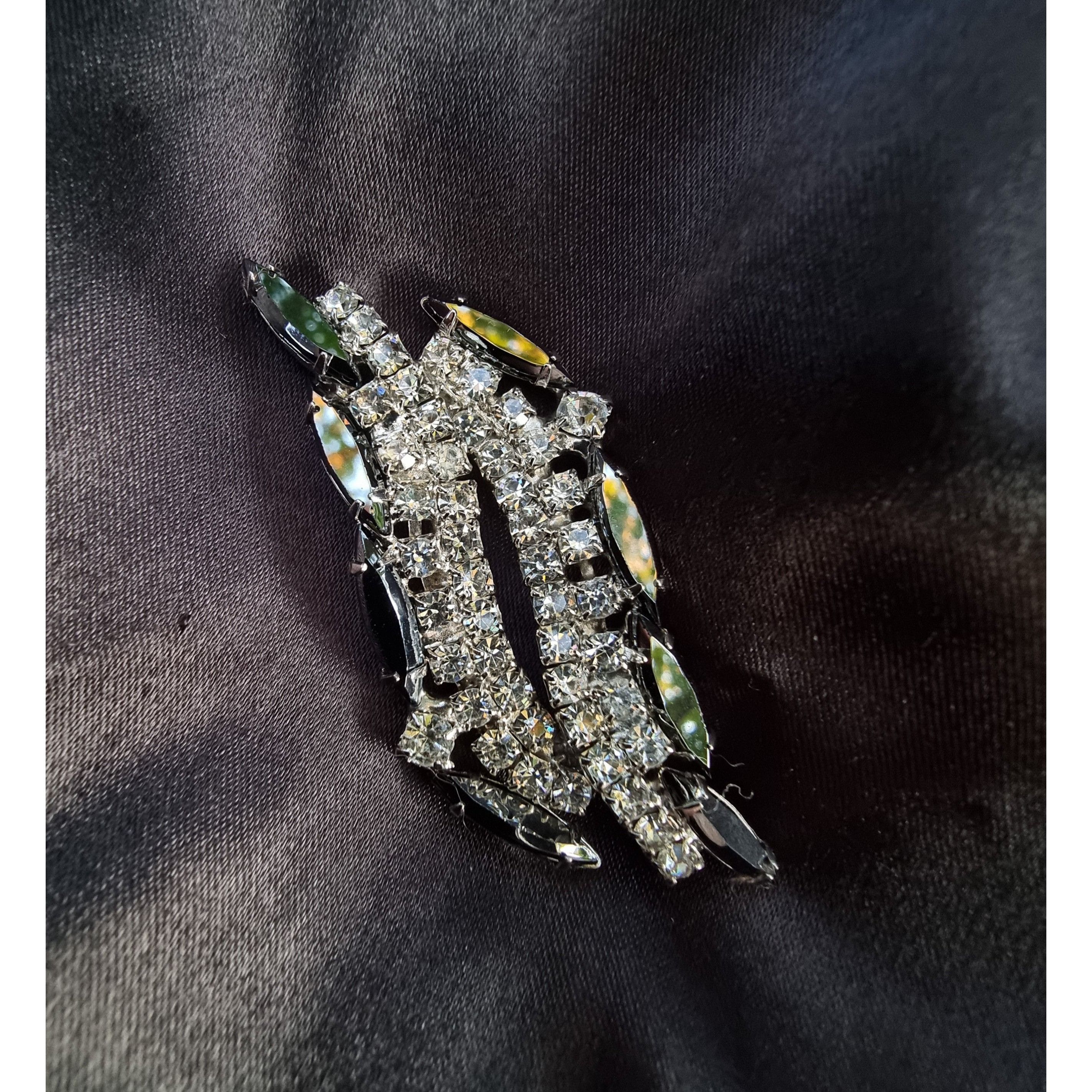 Vintage Vintage Brooch Pin Fancy Navette Black and White Rhinestones Size ONE SIZE - 2 Thumbnail