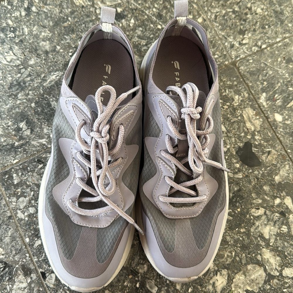 Fabletics Fabletics Larchmont Performance Sneaker. Light plum. Mesh i Size US 7.5 / IT 37.5 - 9 Thumbnail