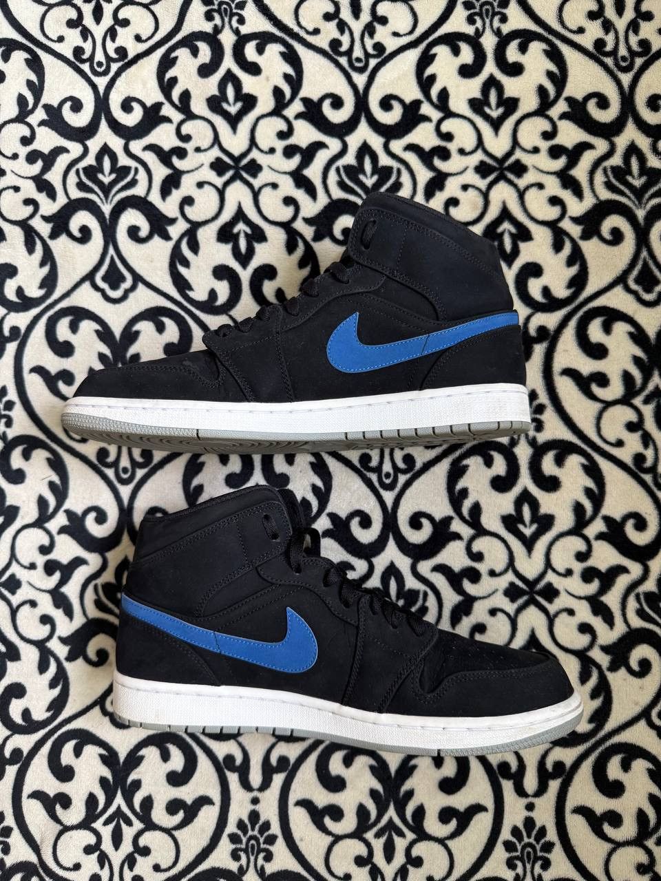 Jordan Brand Nike Air Jordan 1 Retro Mid Multicolor Swoosh Size US 10.5 / EU 43-44 - 2 Thumbnail