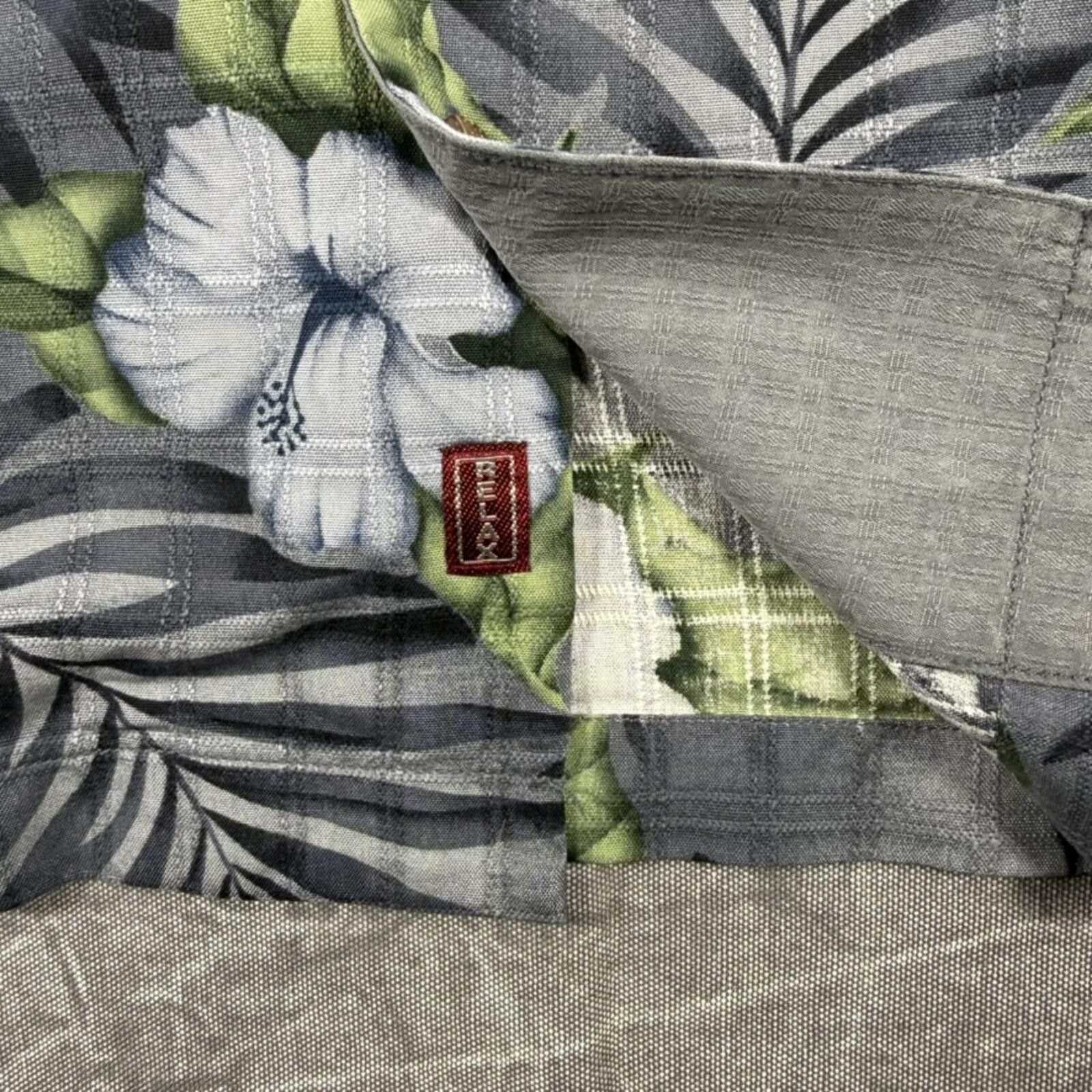Tommy Bahama Tommy Bahama Shirt Men's M Grey Flowers Silk VTG Size US M / EU 48-50 / 2 - 7 Thumbnail