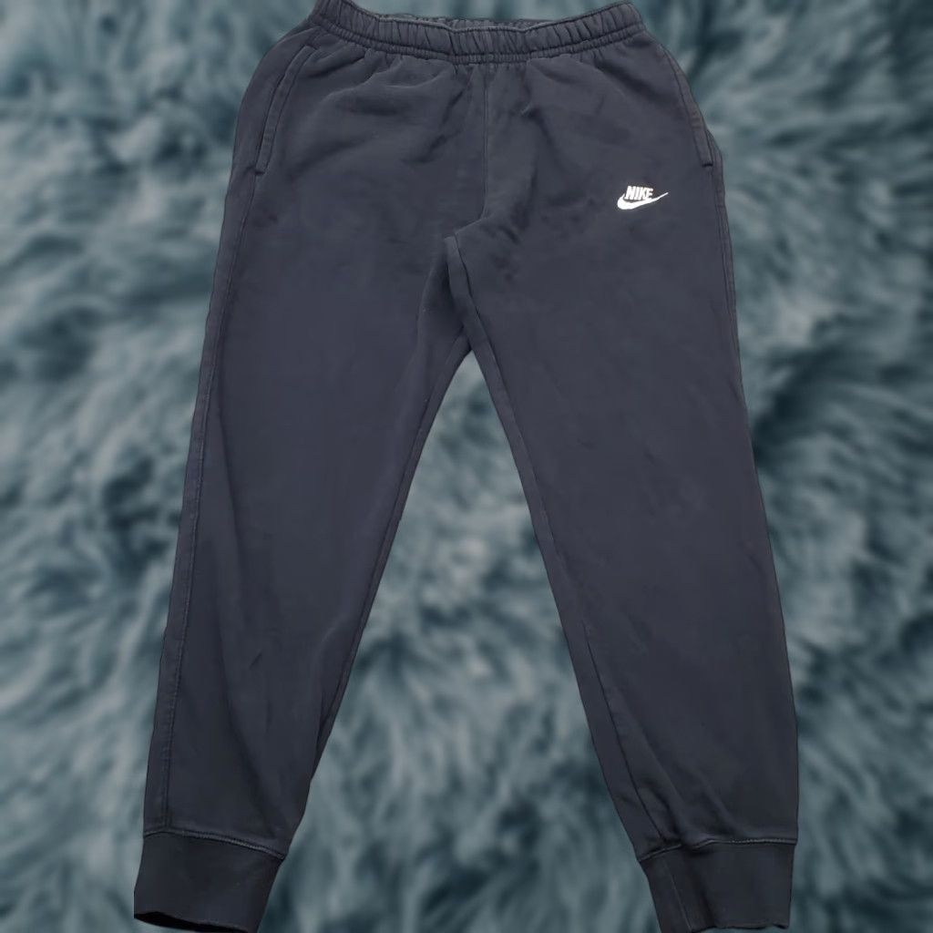 Nike Nike Jogger Pant Womens Small Black Fleece Lined Elastic Waist Gym Logo Athletic Precious: 25.75" Inseam 34" Outseam 27" waist 90s? Size 28" / US 6 / IT 42 - 1 Thumbnail