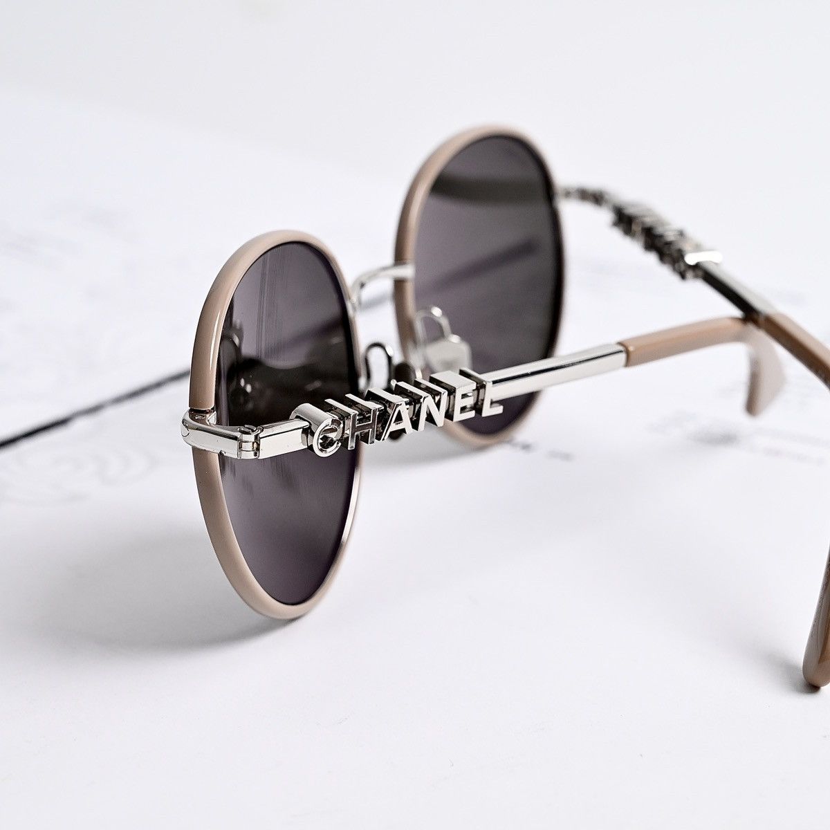 Chanel CHANEL 0CH4282 SUNGLASESS Size ONE SIZE - 9 Thumbnail