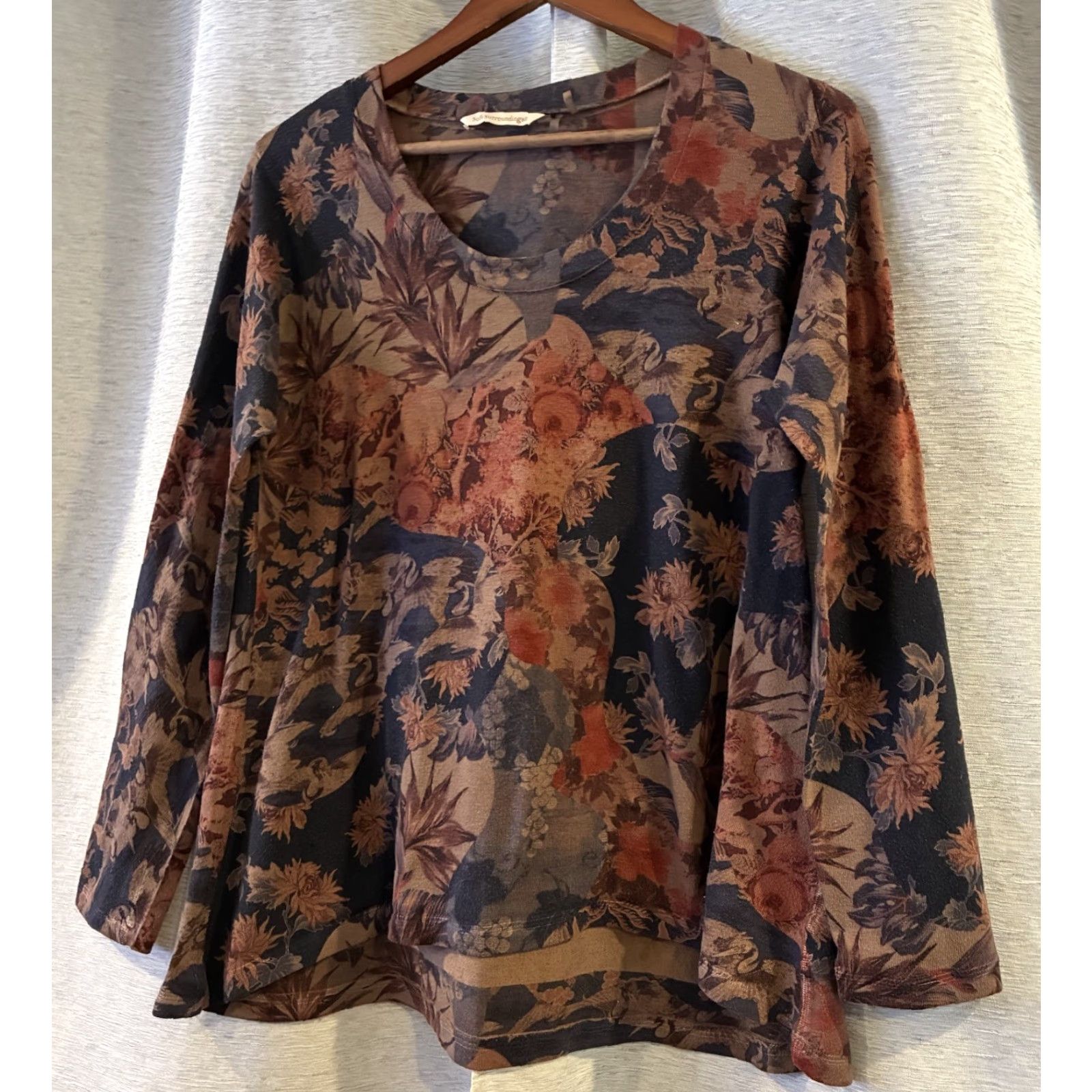 Soft Surroundings Soft Surroundings Blouse Tunic Womens Petite Medium PM Floral Knit V-Neck Pullover Bohemian Colorful Long Sleeve Lightweight Size M / US 6-8 / IT 42-44 - 2 Thumbnail