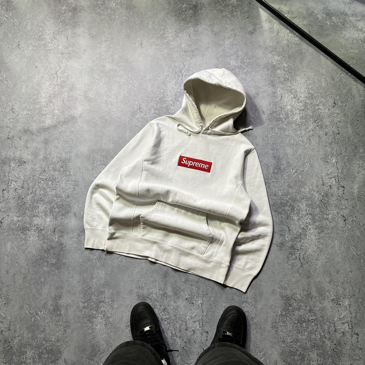 Fake supreme white shops hoodie