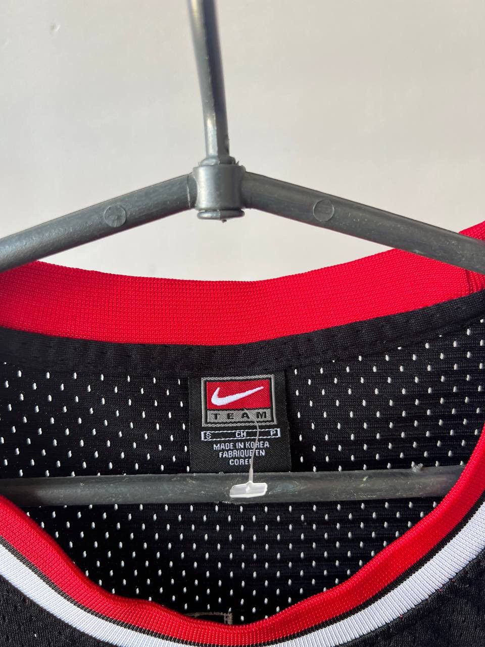 NBA 2001 CHICAGO BULLS #23 JORDAN NIKE BASKETBALL JERSEY ICONIC Size US S / EU 44-46 / 1 - 7 Thumbnail