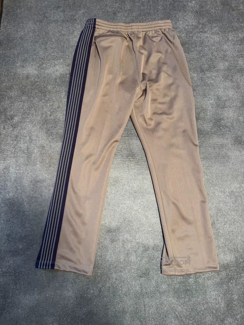 Needles Needles size M Butterfly slacks Size US 32 / EU 48 - 2 Thumbnail