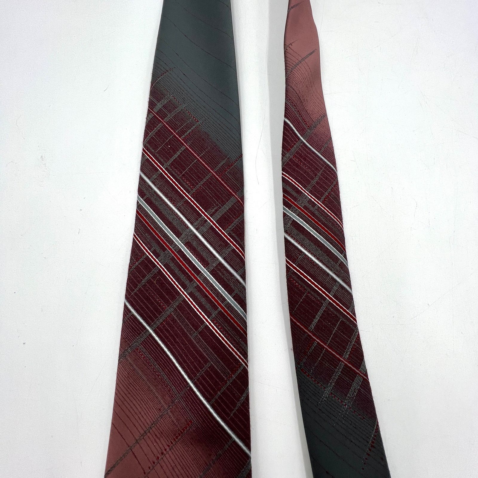 Paco Rabanne × Vintage Vintage 80s Paco Rabanne Stripe & Ombre Silk Tie Gray Red Size ONE SIZE - 4 Thumbnail
