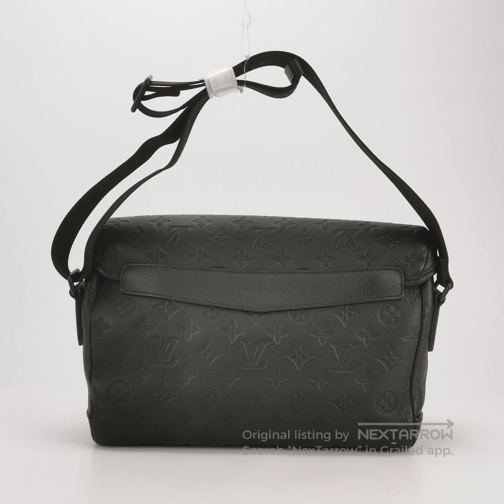 Louis Vuitton Louis Vuitton Porte Documents Voyage Leather Crossbody Bag. Size ONE SIZE - 3 Thumbnail