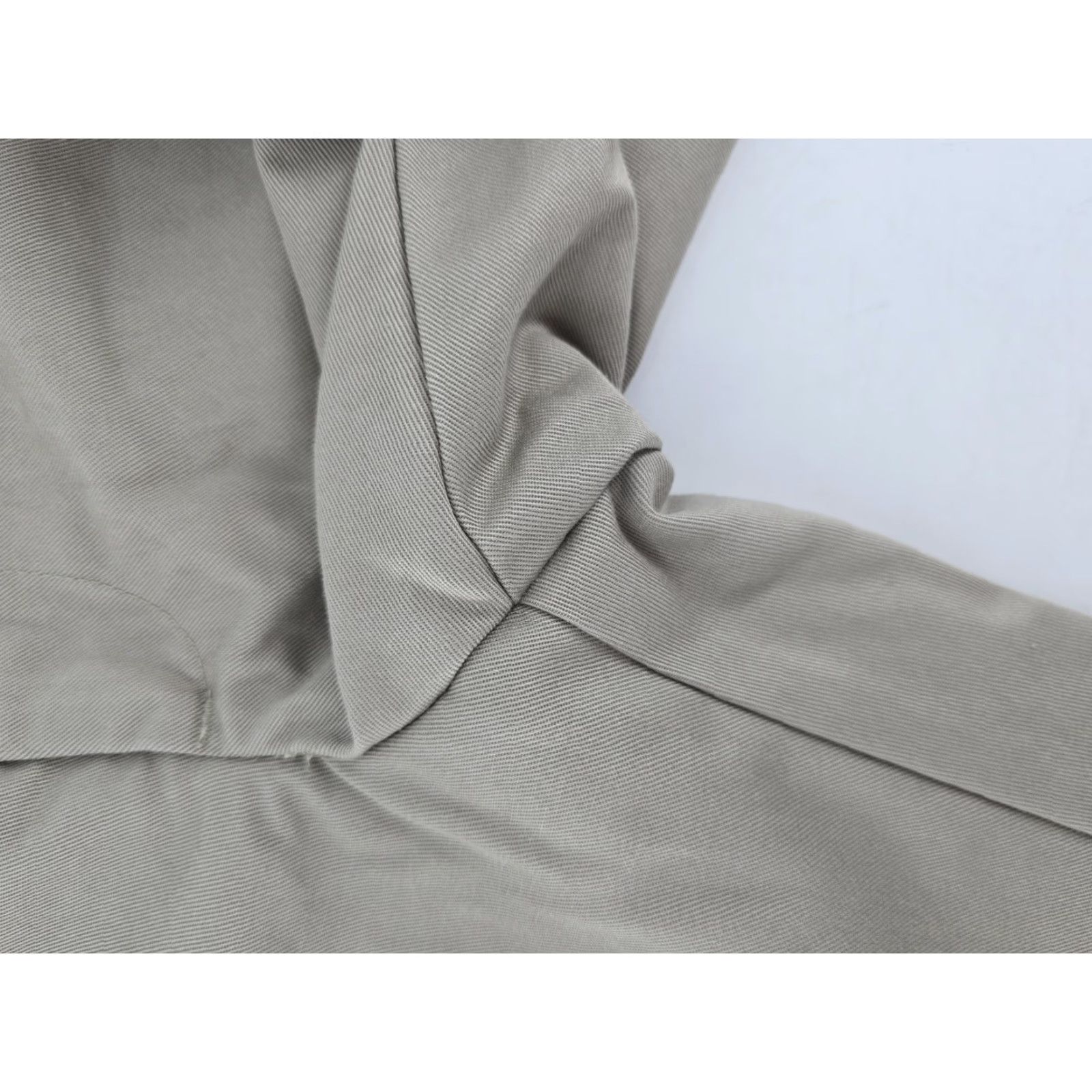 Izod IZOD Slim Fit Straight Leg American Chino Pants Men's 34x32 Tan Flat Front Size US 34 / EU 50 - 2 Thumbnail