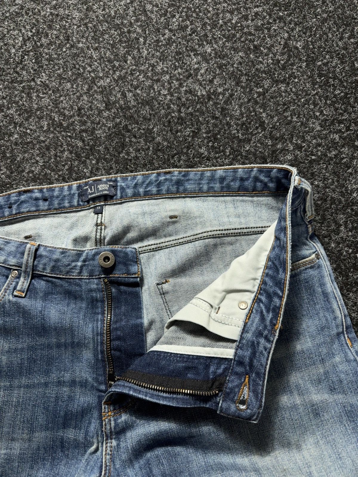 Giorgio Armani 00s AJ Armani Jeans J06 Slim Fit Dirty Distressed Jeans Size US 33 - 10 Thumbnail