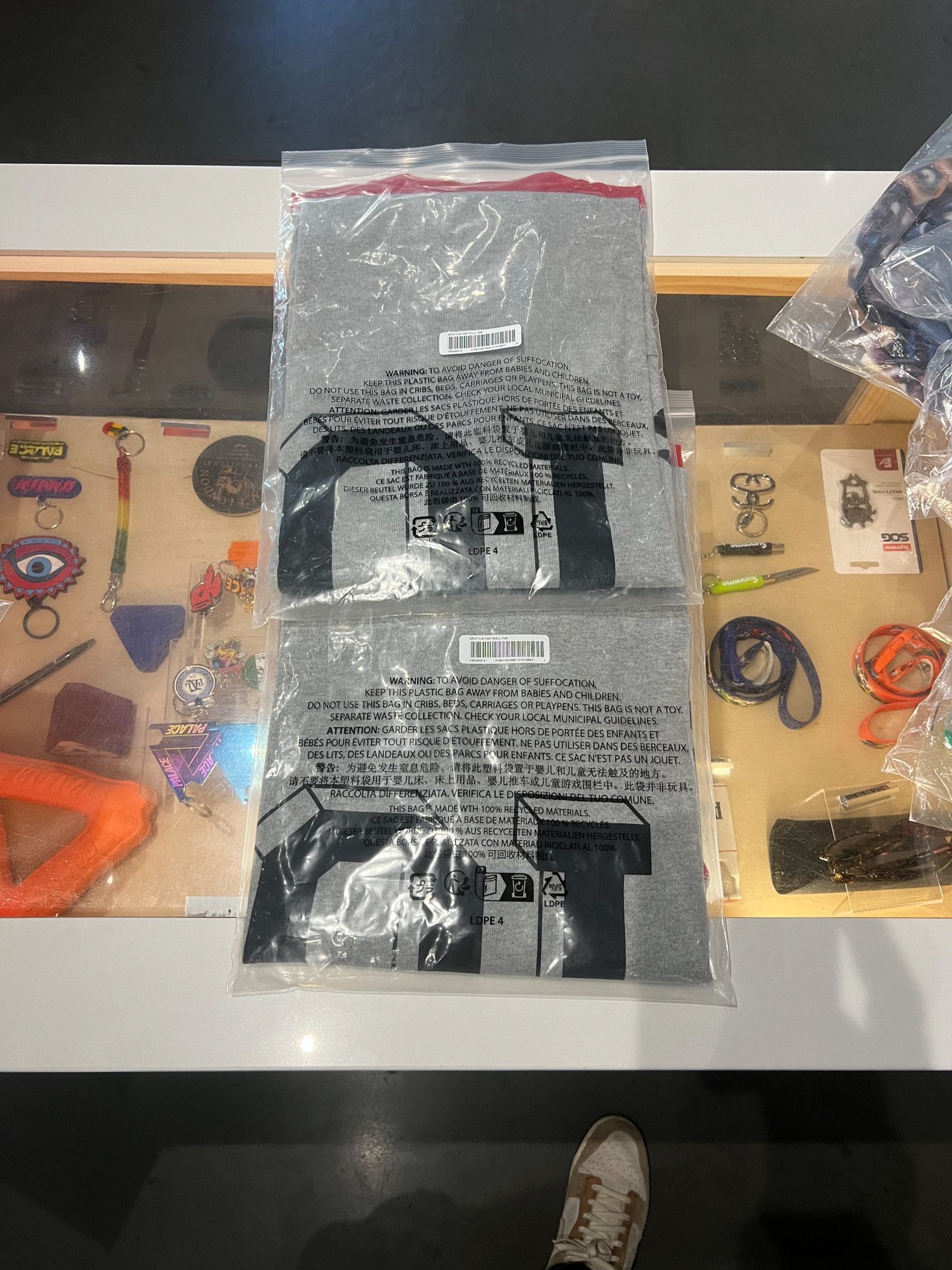 Supreme Supreme Split L/S Football Top Grey • XL Size US XL / EU 56 / 4 - 3 Thumbnail