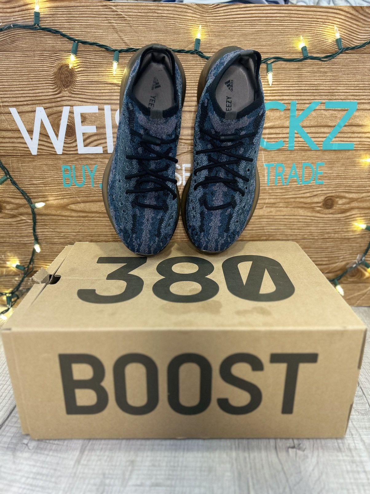 Adidas Yeezy 389 covellite Size US 11 / EU 44 - 5 Thumbnail