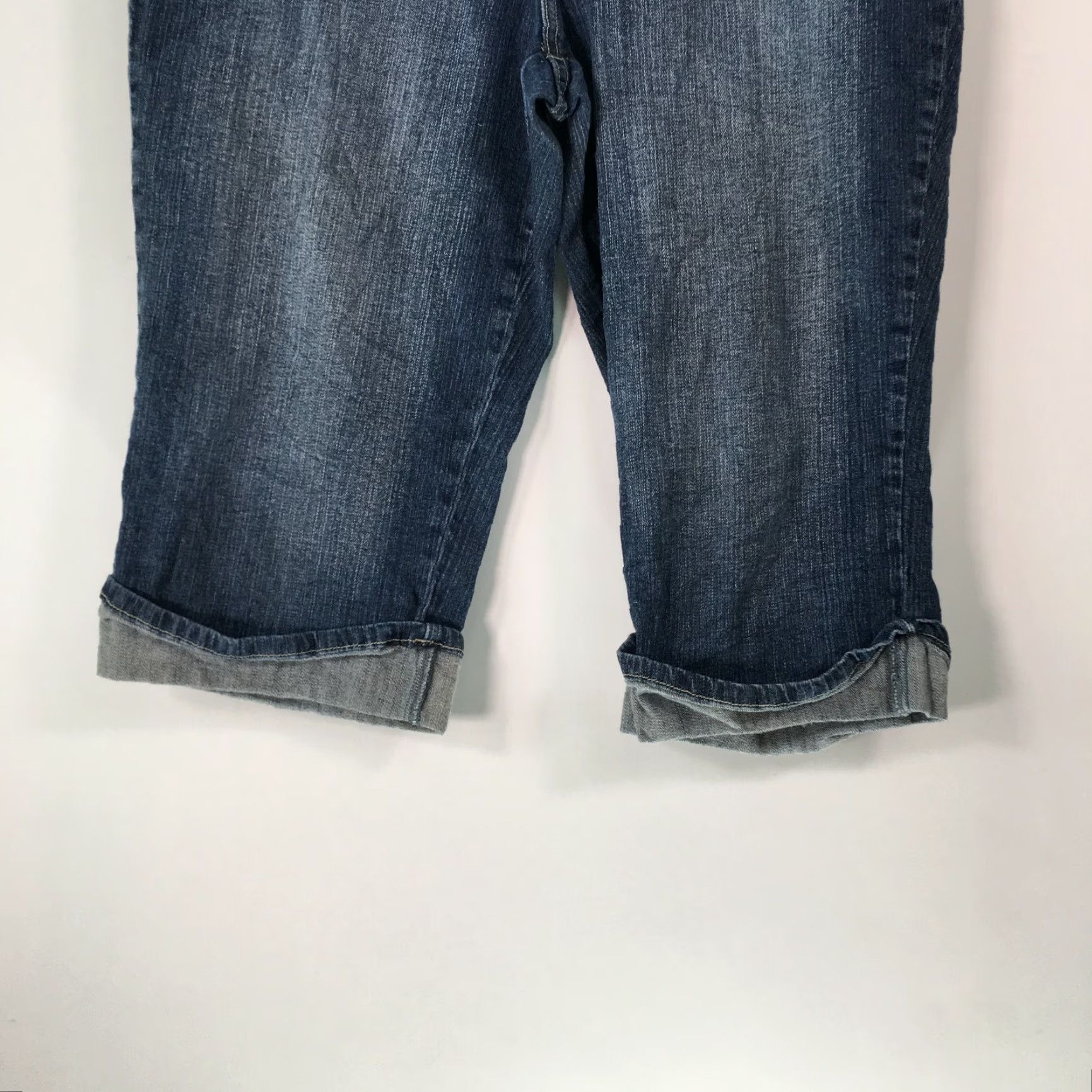 Vintage Gitano Womens Casual Regular Capri Blue Denim Jeans 22 Regular 44in Waist 18in Inseam 9in Leg Opening Cuffed 90s Logo Blue Denim Pants Size 40" / US 18 - 3 Thumbnail