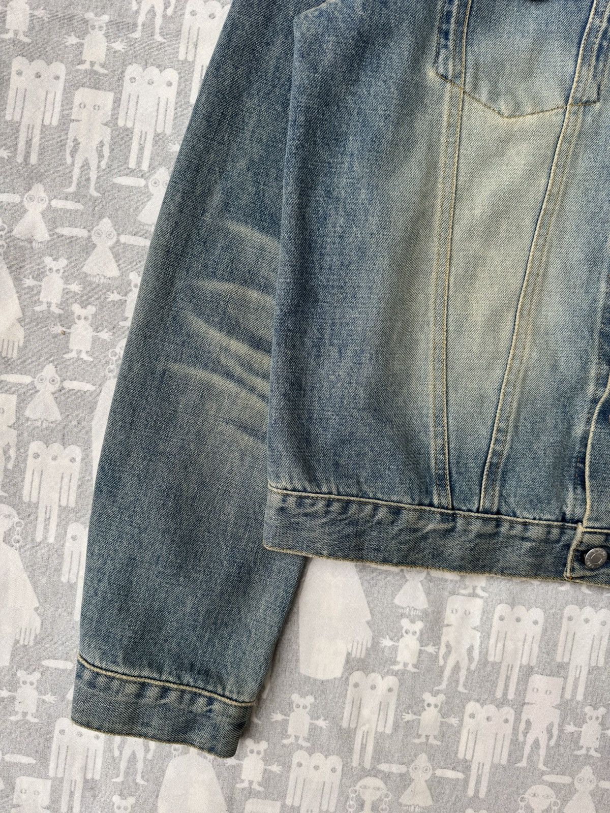 Helmut Lang Helmut Lang 2000's Sanded Denim Type III Trucker Jacket Size US L / EU 52-54 / 3 - 4 Thumbnail