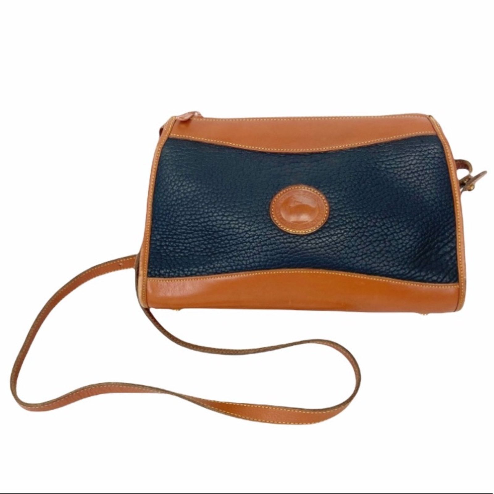 Dooney & Bourke Vintage dooney and bourke black leather crossbody Size ONE SIZE - 1 Thumbnail