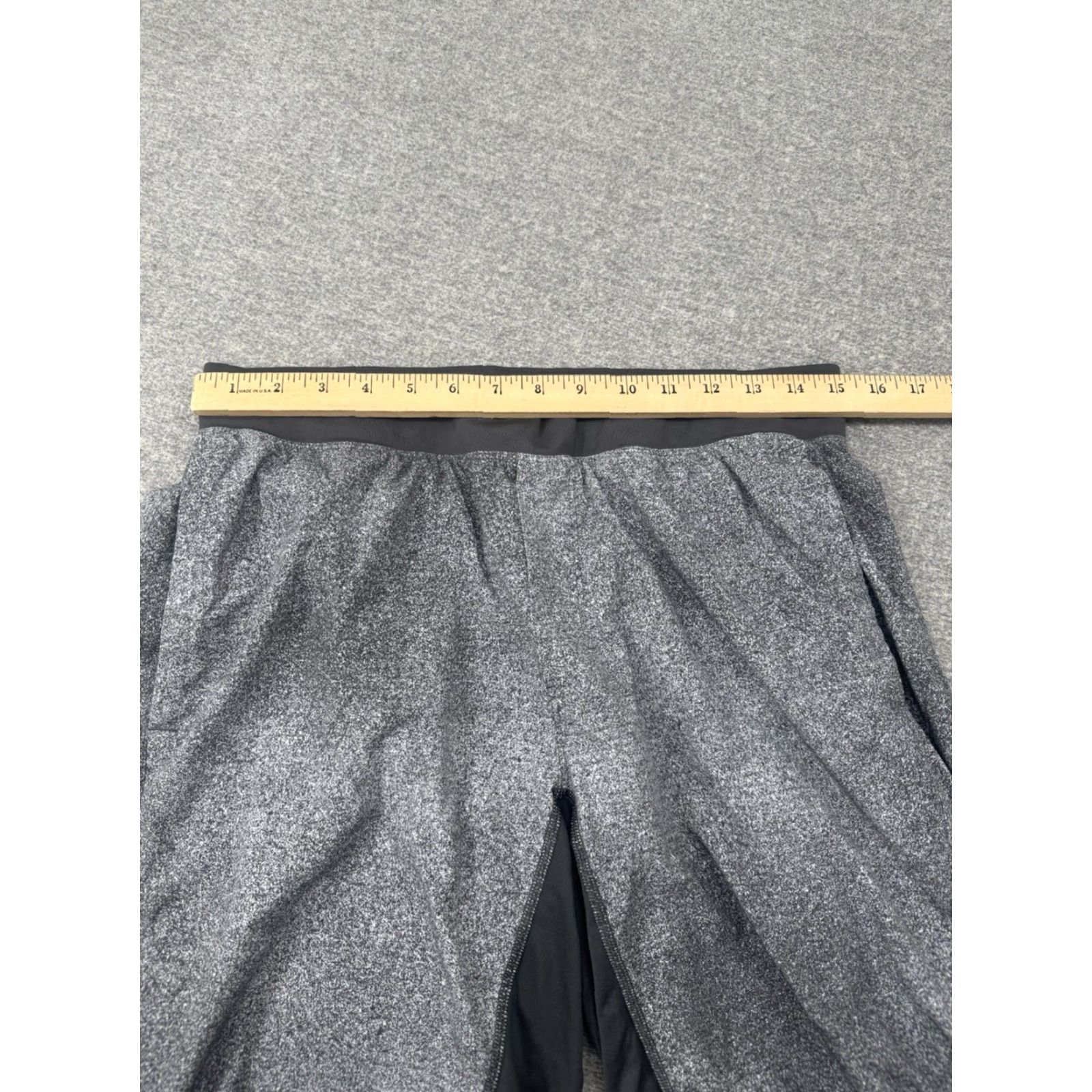 Lululemon Lululemon T.H.E. Short Men’s L 8” Gray Black Athletic Gym Shorts | Cross Training | Running & Jogging | Regular Size Size US 33 - 4 Thumbnail