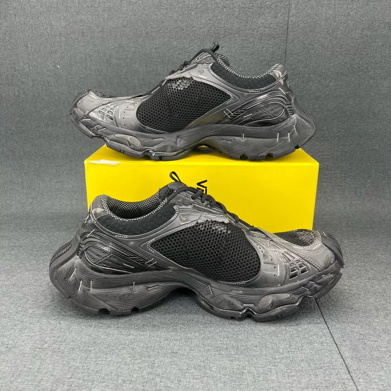 Balenciaga Balenciaga Stapler Black 44 Size US 11 / EU 44 - 2 Thumbnail
