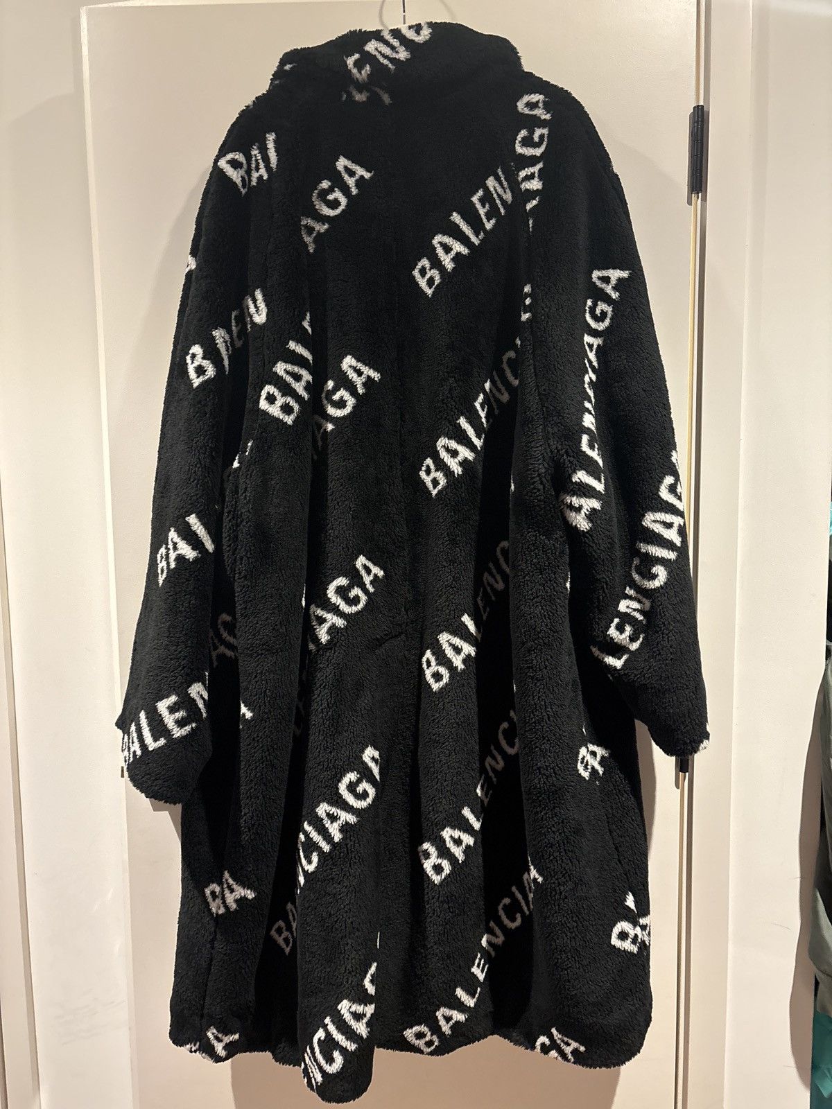 Balenciaga Balenciaga monogram fleece long jacket Size US M / EU 48-50 / 2 - 2 Thumbnail