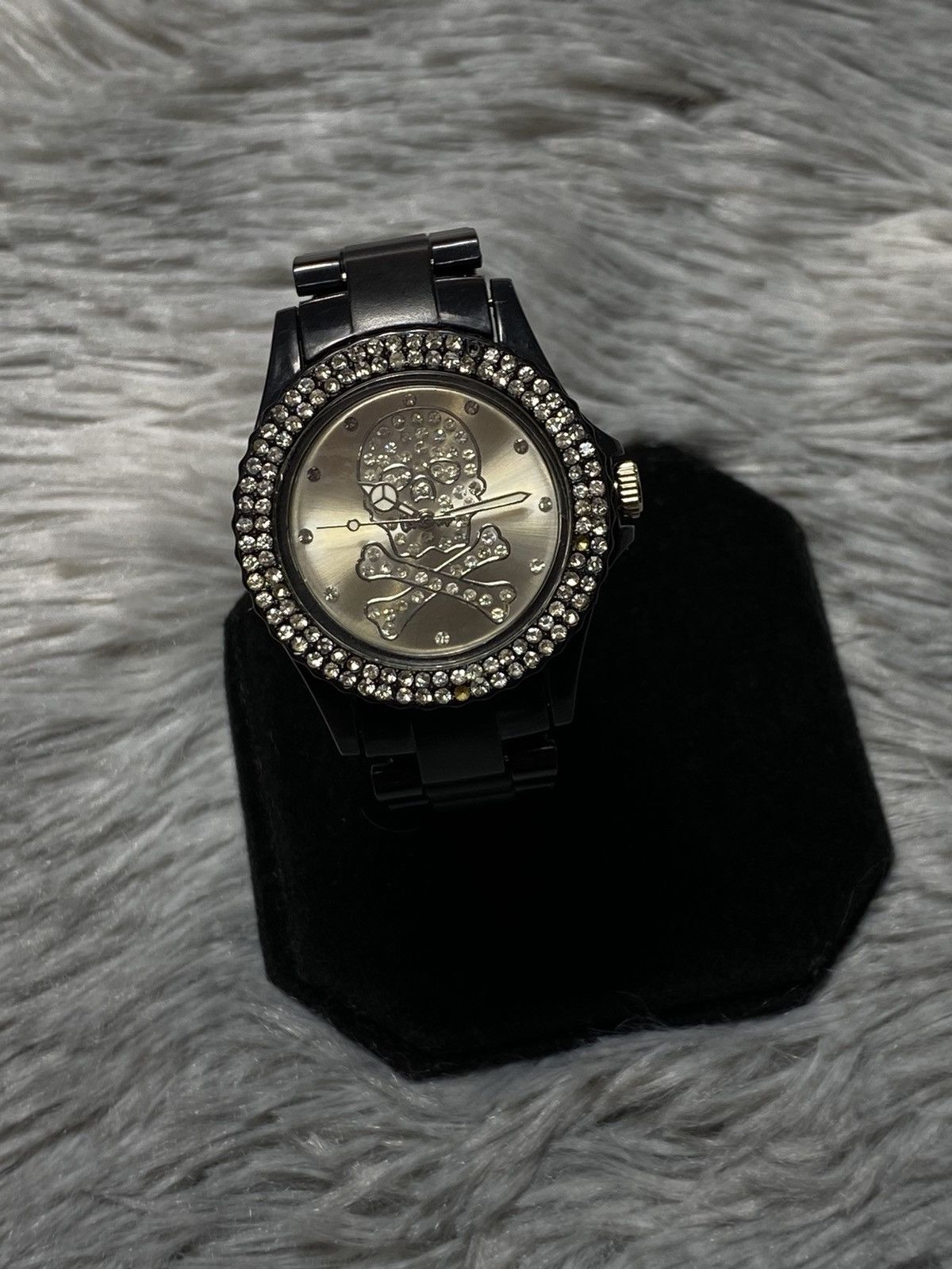 Jewelry Black Skull Watch with Crystal Bezel - Edgy Design Size ONE SIZE - 4 Thumbnail