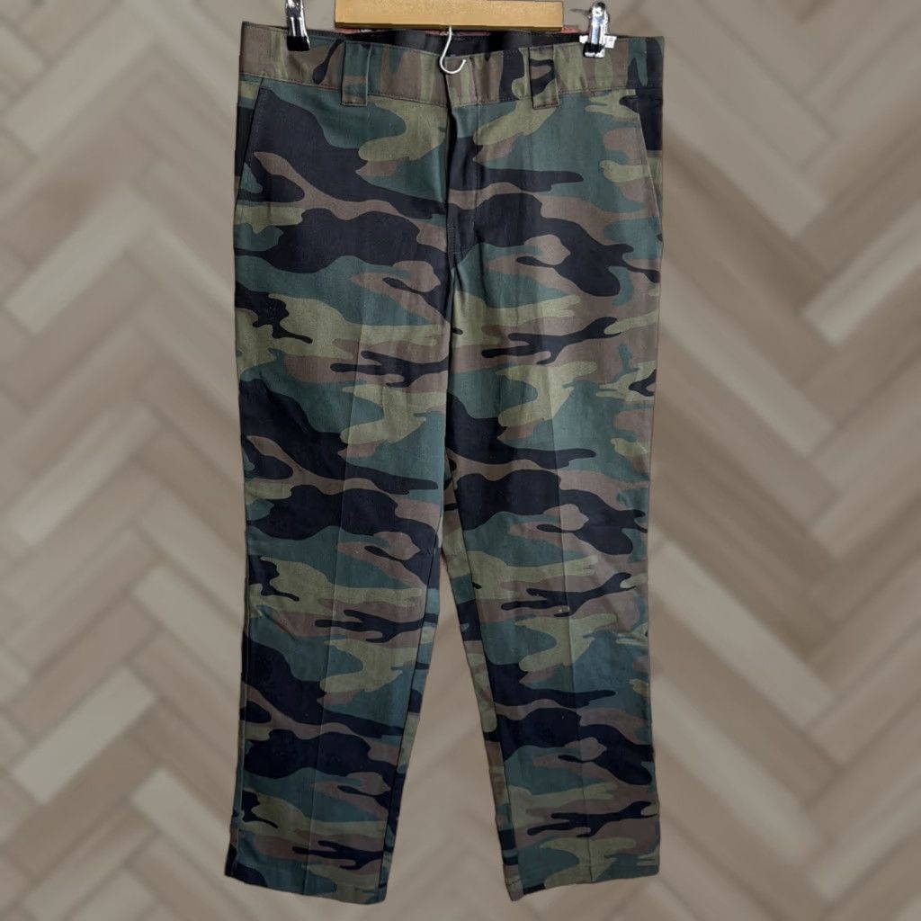 Dickies Dickies 874 Pants Mens 34x30 Green Camo Cargo Straight Regular Flat Front Button Pocket Size US 30 / EU 46 - 1 Thumbnail