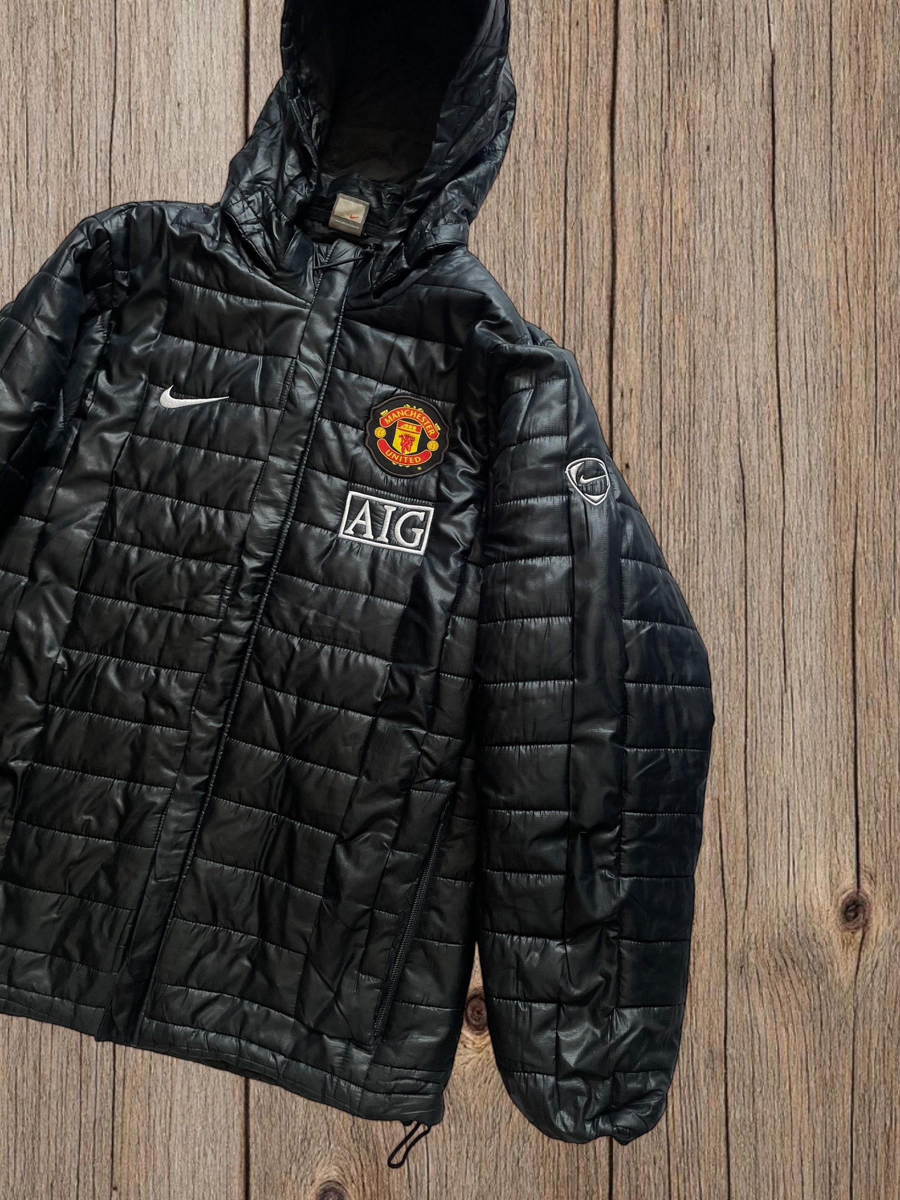 Nike 2009-10 Manchester United Nike Padded Bench Coat Size US M / EU 48-50 / 2 - 4 Thumbnail