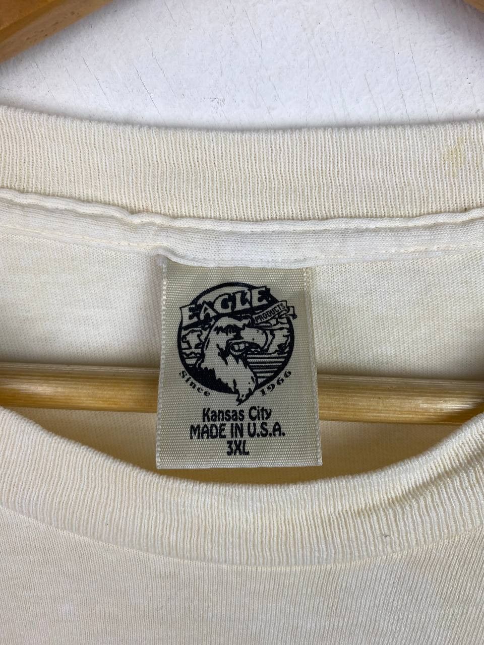 Vintage vintage bite me big logo tee nice design Size US XXL / EU 58 / 5 - 7 Thumbnail