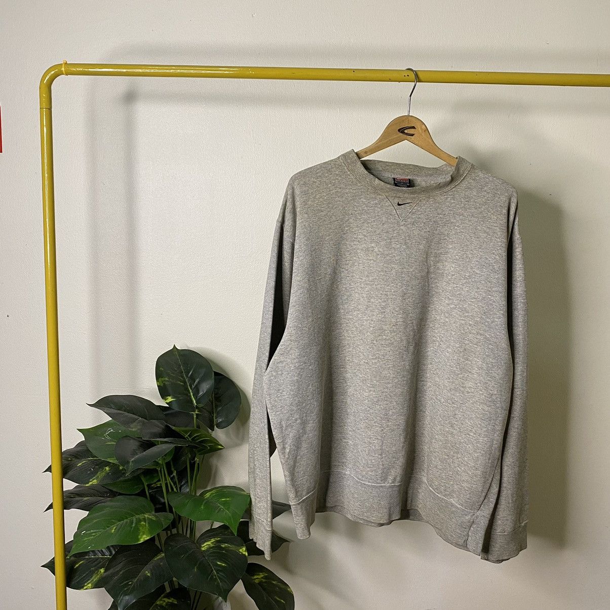 Nike × Vintage Vintage 2000s Nike Center Swoosh Sweatshirt Size US XL / EU 56 / 4 - 1 Thumbnail