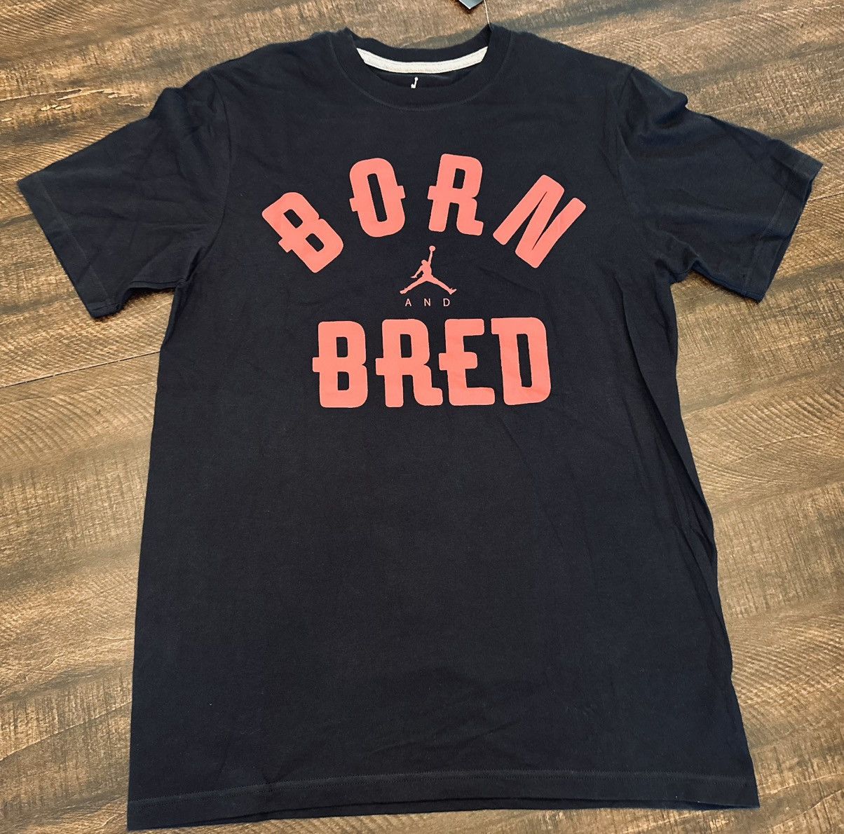 Nike NWT Nike Jordan T-Shirt ‘Born And Bred’ Mens-Medium Size US M / EU 48-50 / 2 - 1 Thumbnail