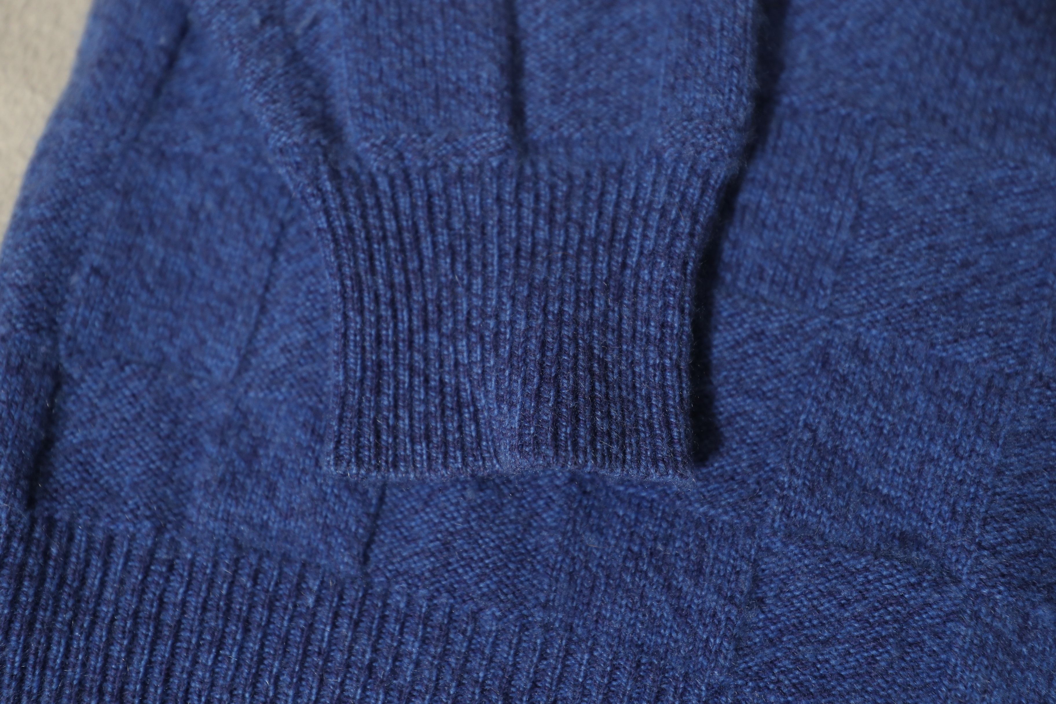 Neiman Marcus Neiman Marcus Blue Square Cashmere Sweater (M) Size US M / EU 48-50 / 2 - 7 Thumbnail