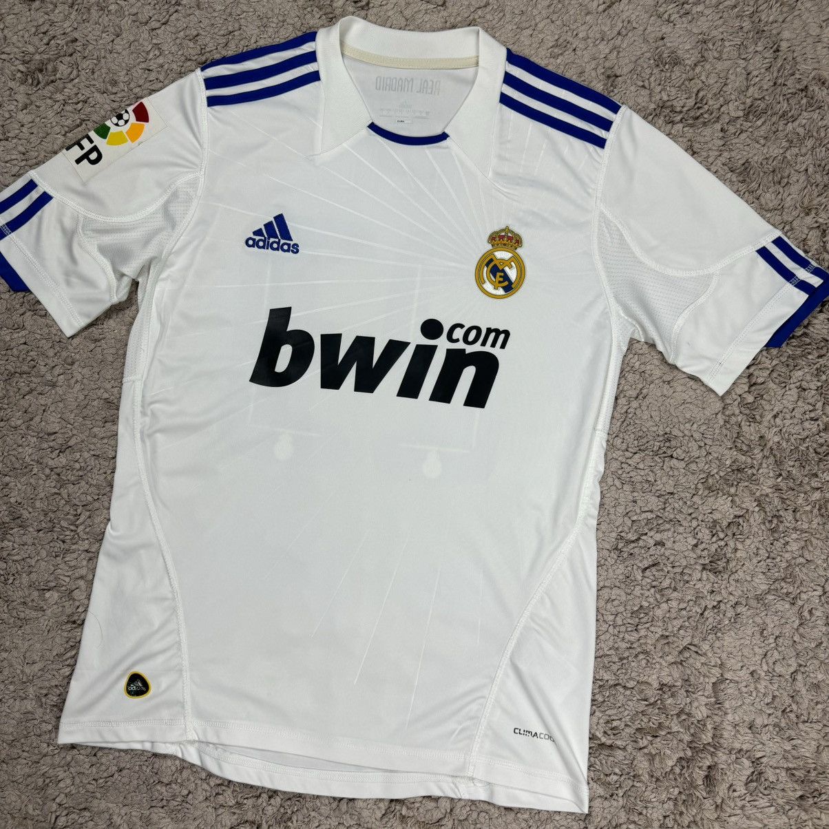 Adidas Vintage Real Madrid ‘OZIL’ Home Jersey Size US S / EU 44-46 / 1 - 4 Thumbnail