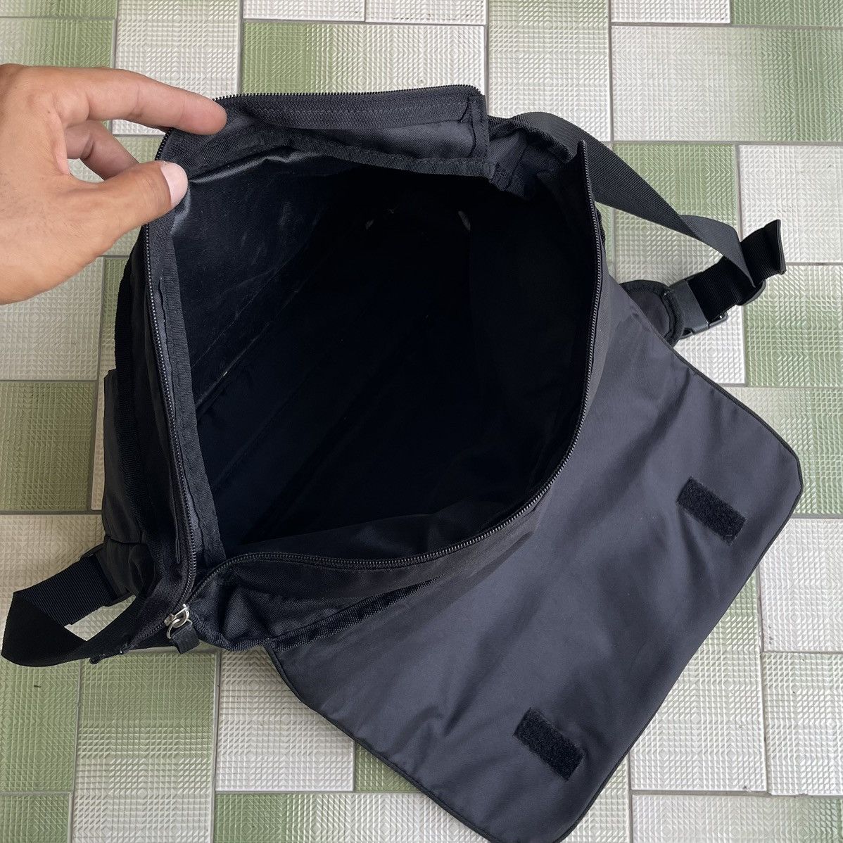 Japanese Brand × Punk and Yo 🔥 RARE STREET FASHION UNITED GARMENTS MESSENGER BAG Size ONE SIZE - 8 Thumbnail