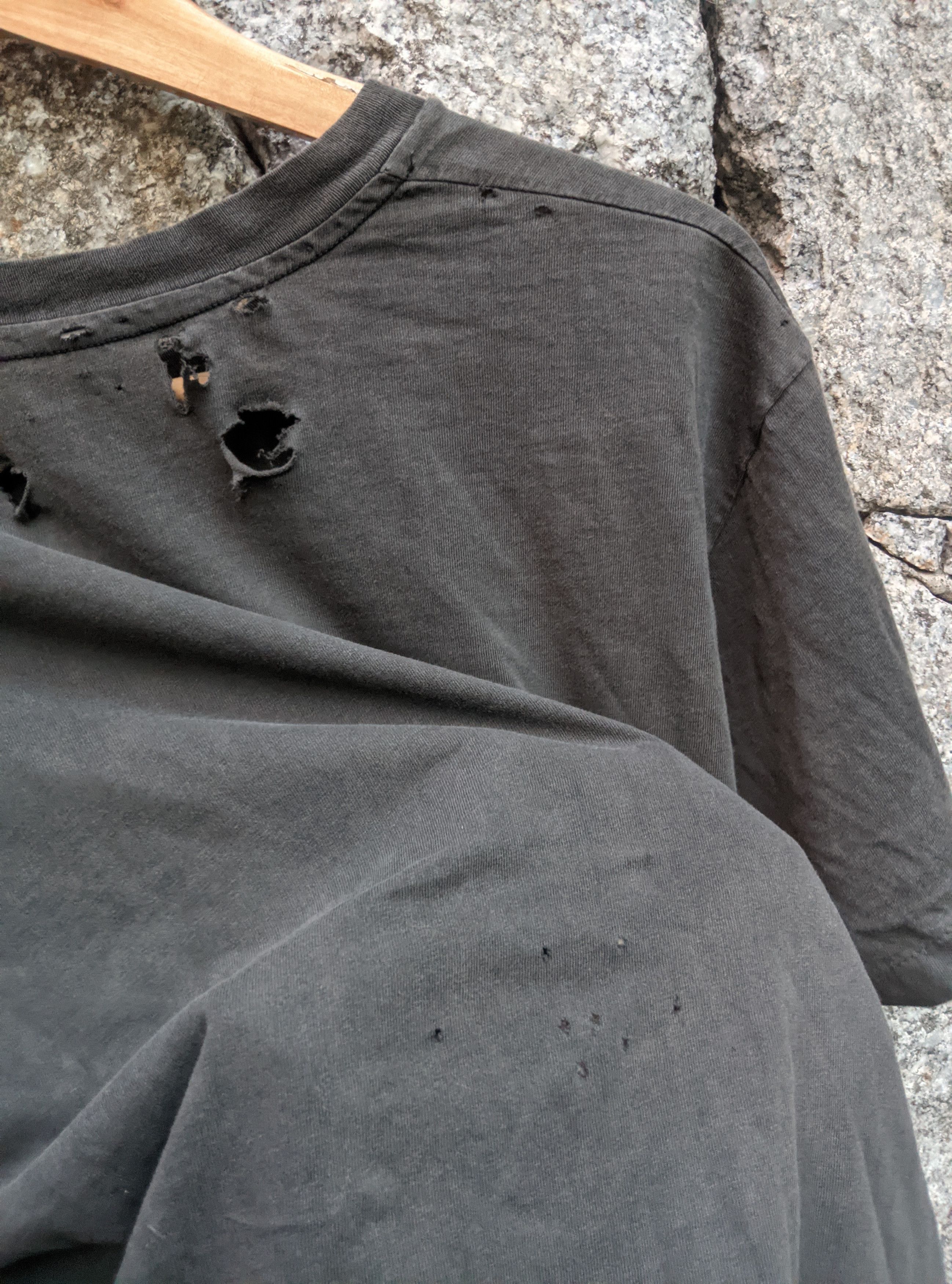 Vintage Vintage 80s thrashed sun fade distressed blank erd grunge Size US L / EU 52-54 / 3 - 9 Thumbnail