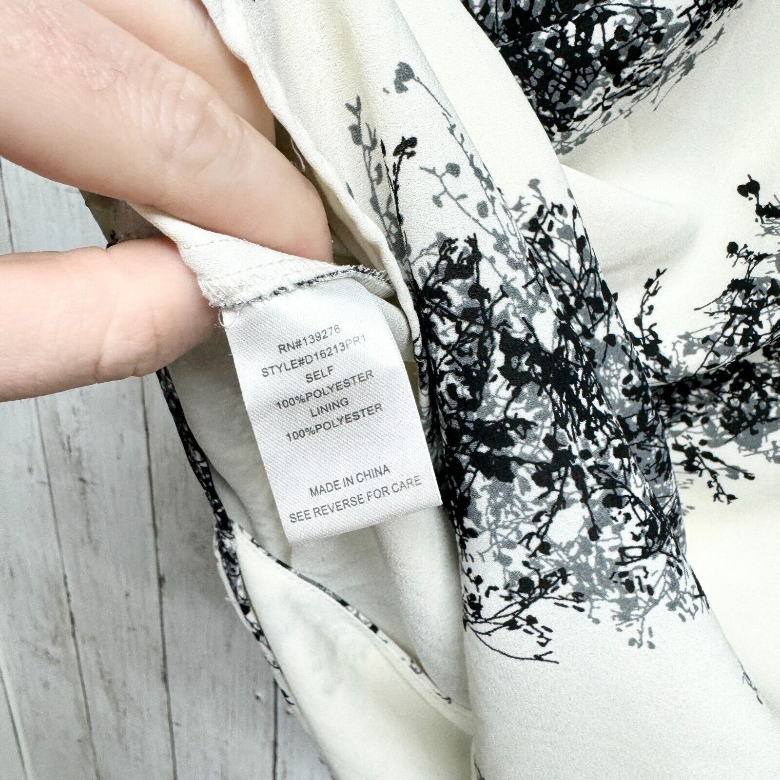 Other Daniel Rainn Blouse Size XS Surplice Sleeveless High Neck Size XS / US 0-2 / IT 36-38 - 3 Thumbnail