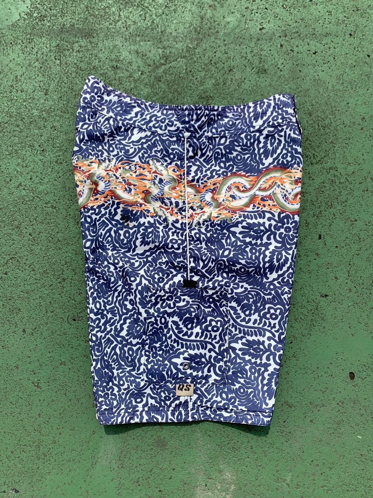 Quiksilver VINTAGE QUIKSILVER DRAGON BOARD SHORTS Size US 32 / EU 48 - 3 Thumbnail