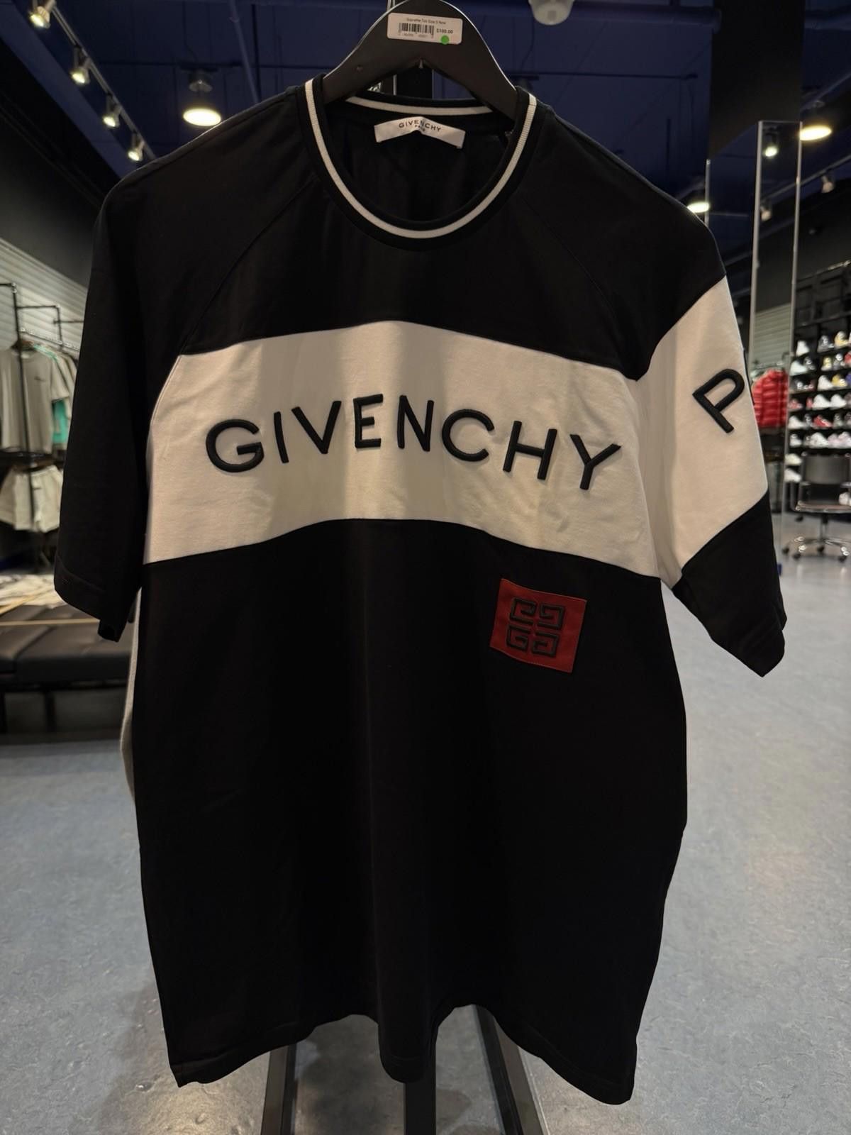 Givenchy Mens T-Shirt Givenchy Paris Black White Authentic $850 Large Size US L / EU 52-54 / 3 - 3 Thumbnail
