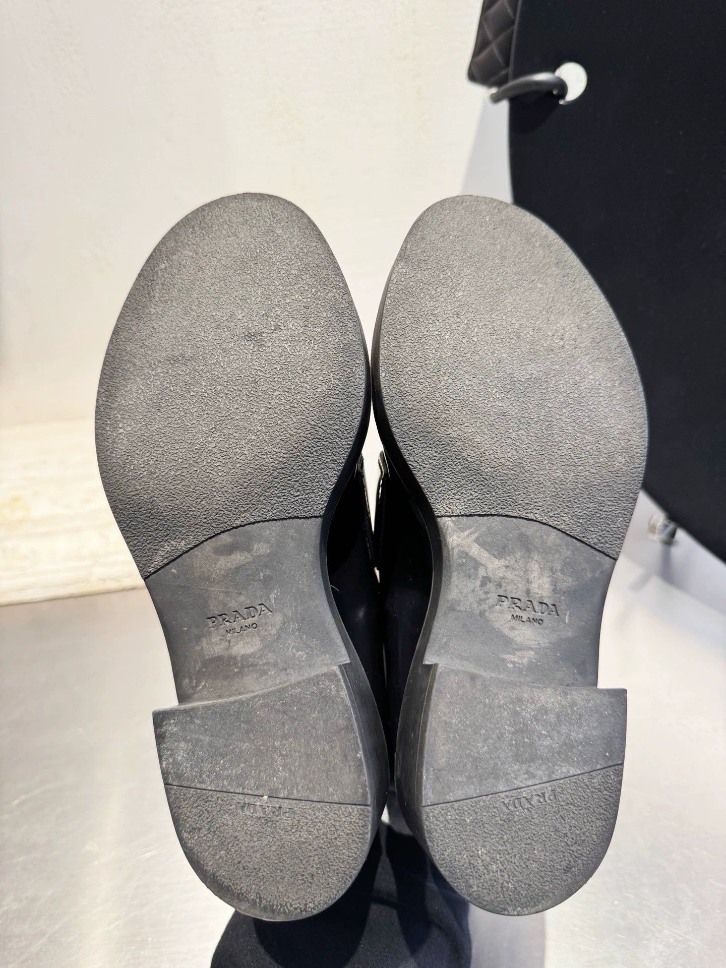 Prada Prada black loafers 36 EU pre-owned Size US 5 / IT 35 - 5 Thumbnail