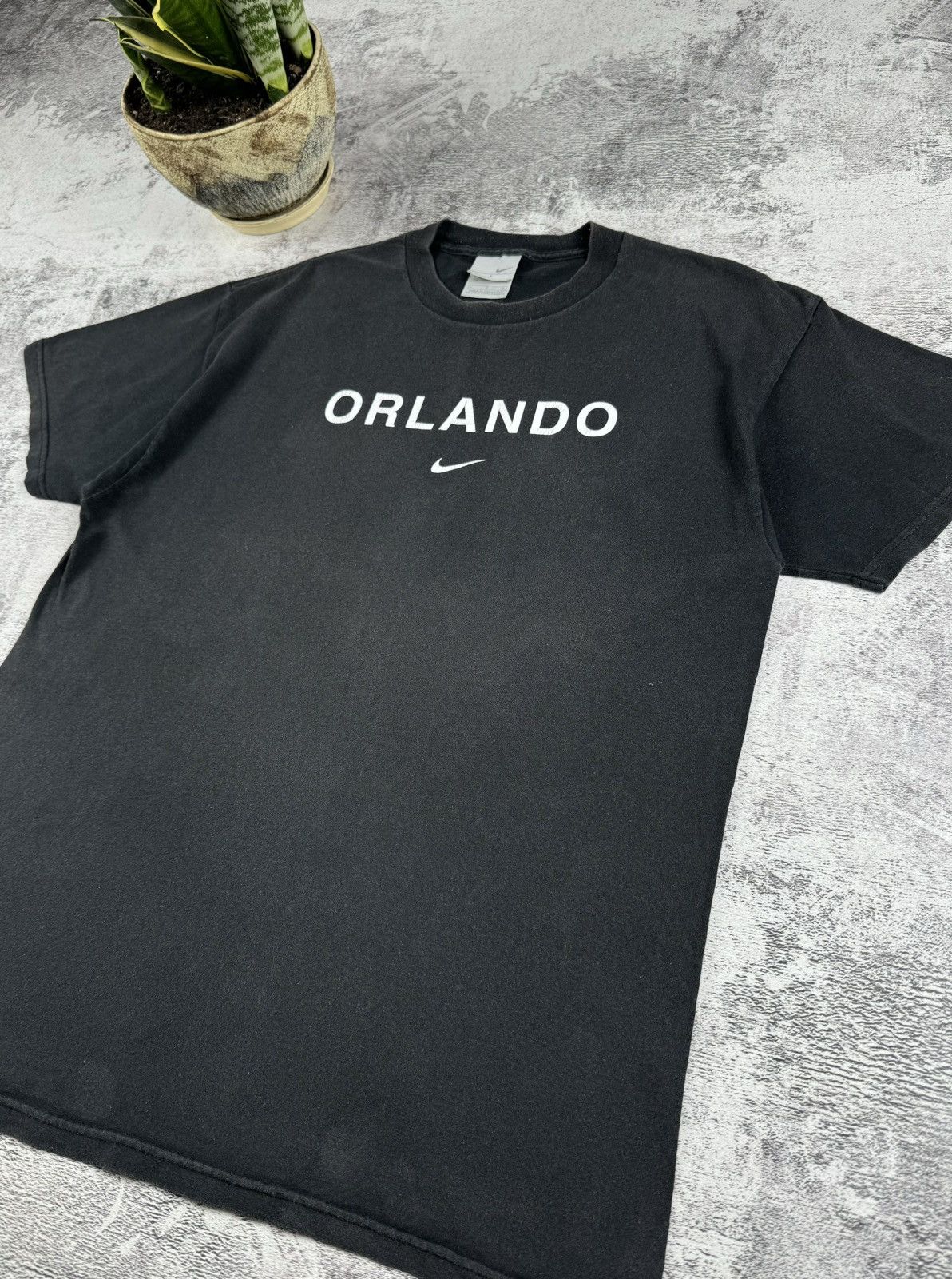 Nike Vintage 90S Nike Orlando Swoosh Distressed Faded T Shirt Tee Size US L / EU 52-54 / 3 - 6 Thumbnail
