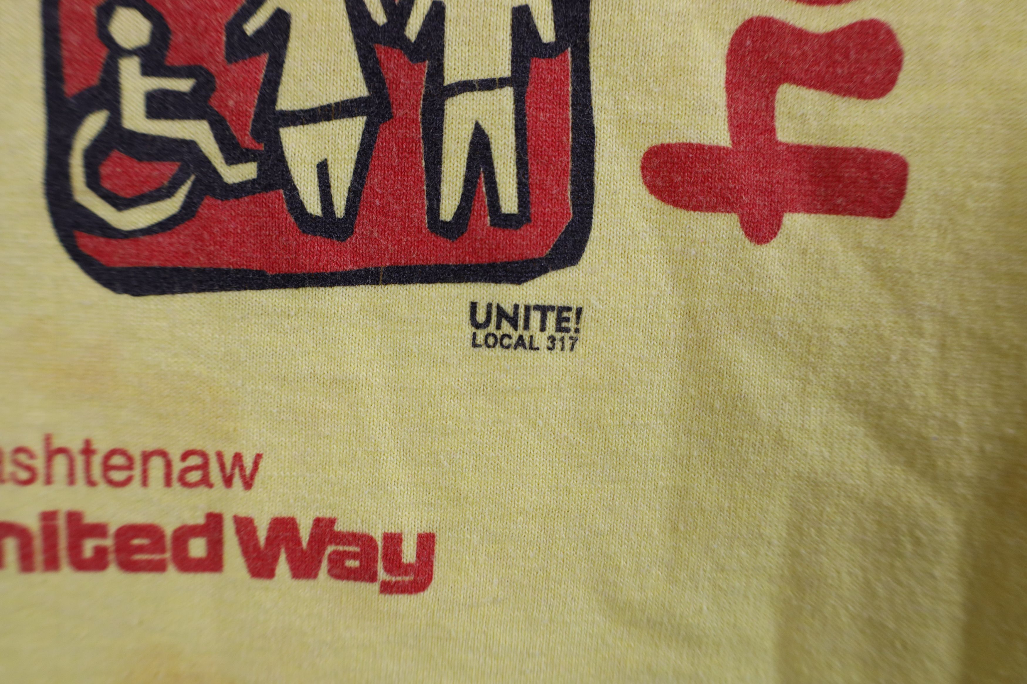 Vintage Vintage Y2K United Way Keith Haring Art T-Shirt Yellow USA Size US L / EU 52-54 / 3 - 8 Thumbnail