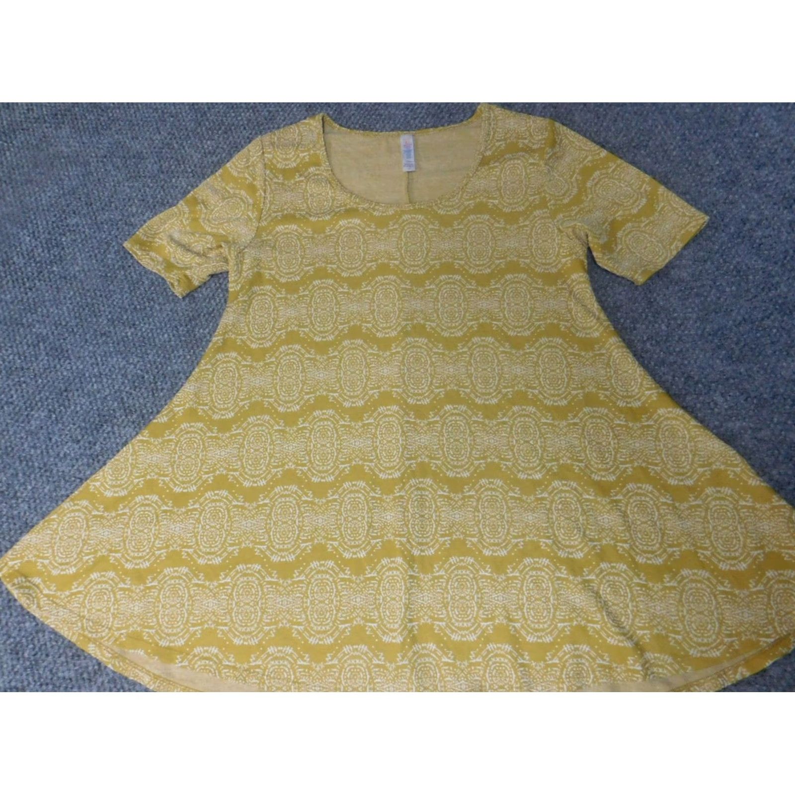 Vintage LuLaRoe Blouse XS Yellow Short Sleeve Knit Pocket Collared Button-Down Geometric Modern Womens Regular Mindful Size XS / US 0-2 / IT 36-38 - 2 Thumbnail