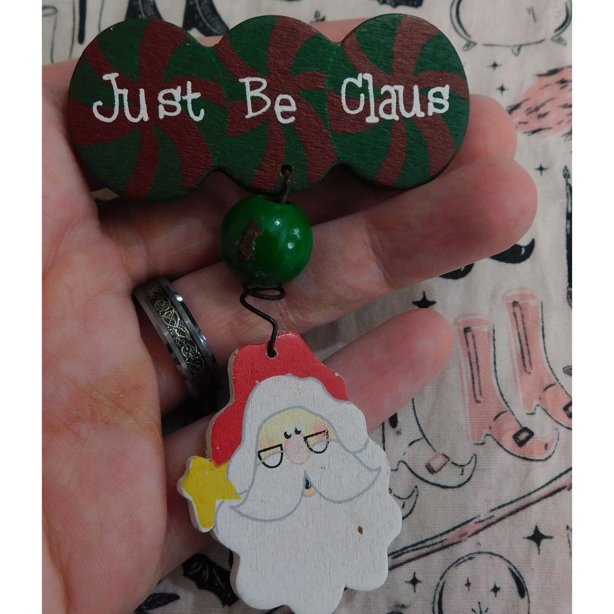 Other Just Be Clause Santa Christmas Painted Brooch Size ONE SIZE - 1 Thumbnail